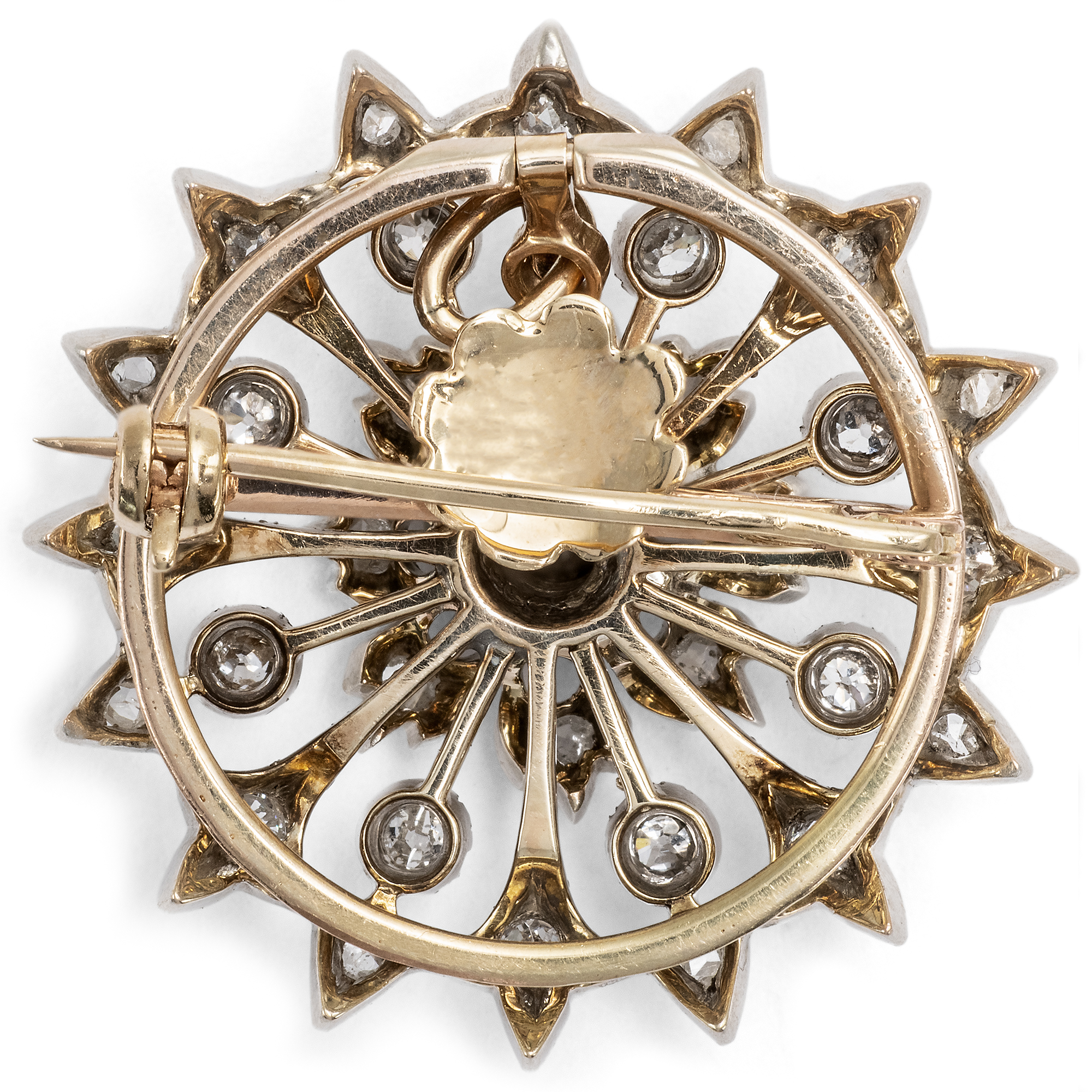 Elegante Anhänger-Brosche der Belle Èpoque mit Diamanten in Silber & Gold, um 1890 Elegante Anhänger-Brosche der Belle Èpoque mit Diamanten in Silber & Gold, um 1890