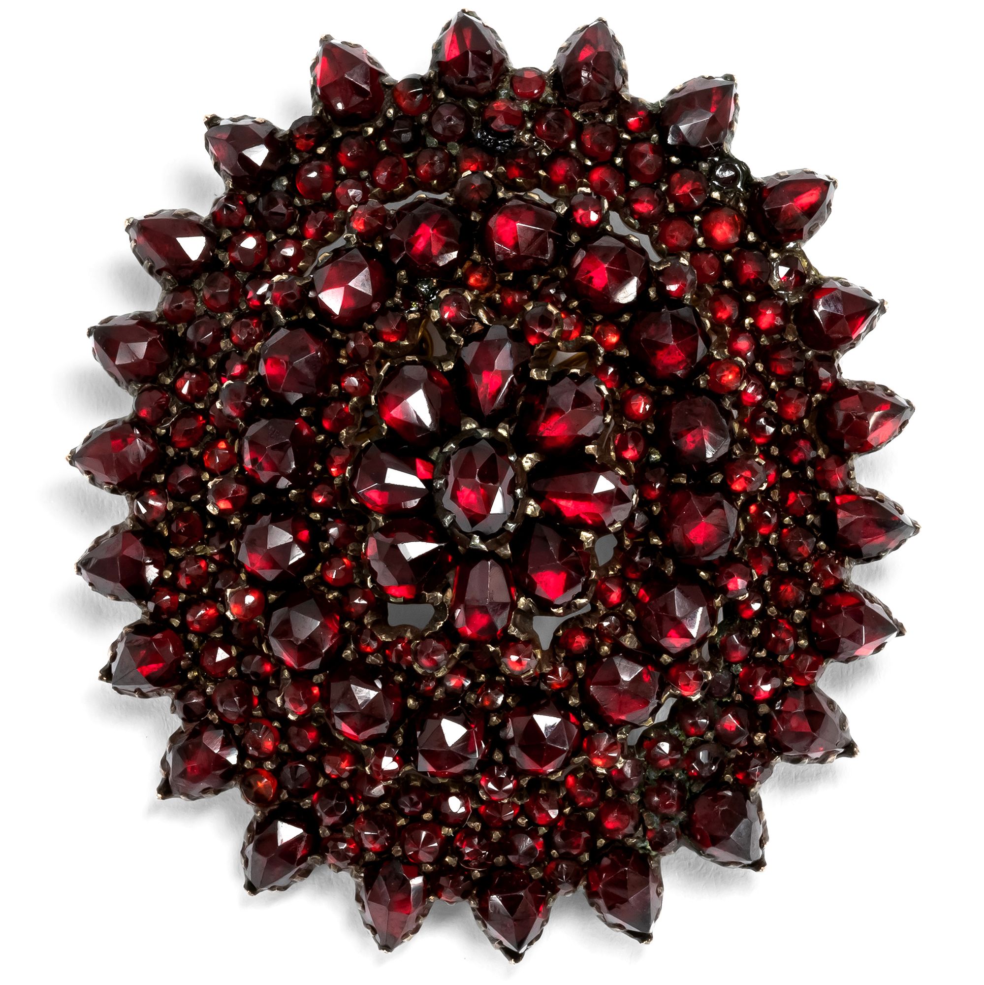 Festliche antike Brosche aus böhmischen Granaten, um 1870 Festliche antike Brosche aus böhmischen Granaten, um 1870
