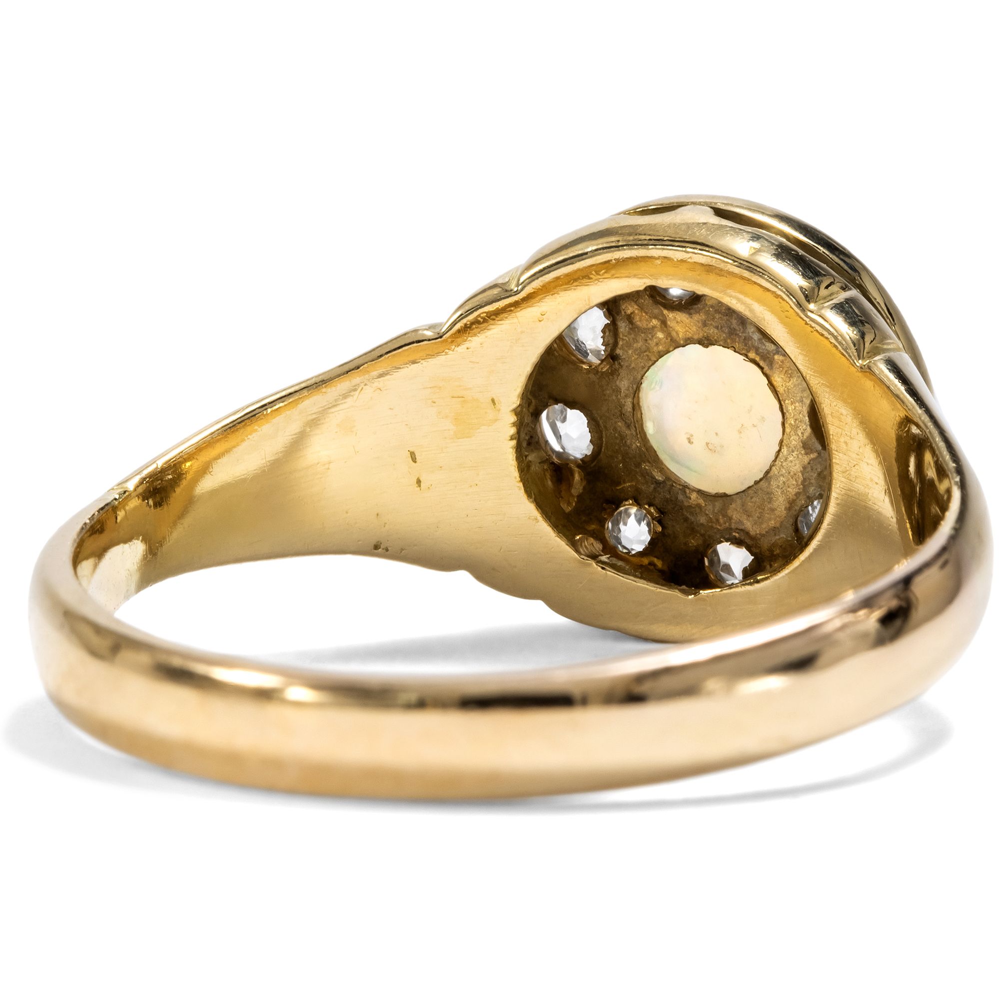 Viktorianischer Goldring mit australischem Opal und Diamanten, England um 1890 und später Viktorianischer Goldring mit australischem Opal und Diamanten, England um 1890 und später