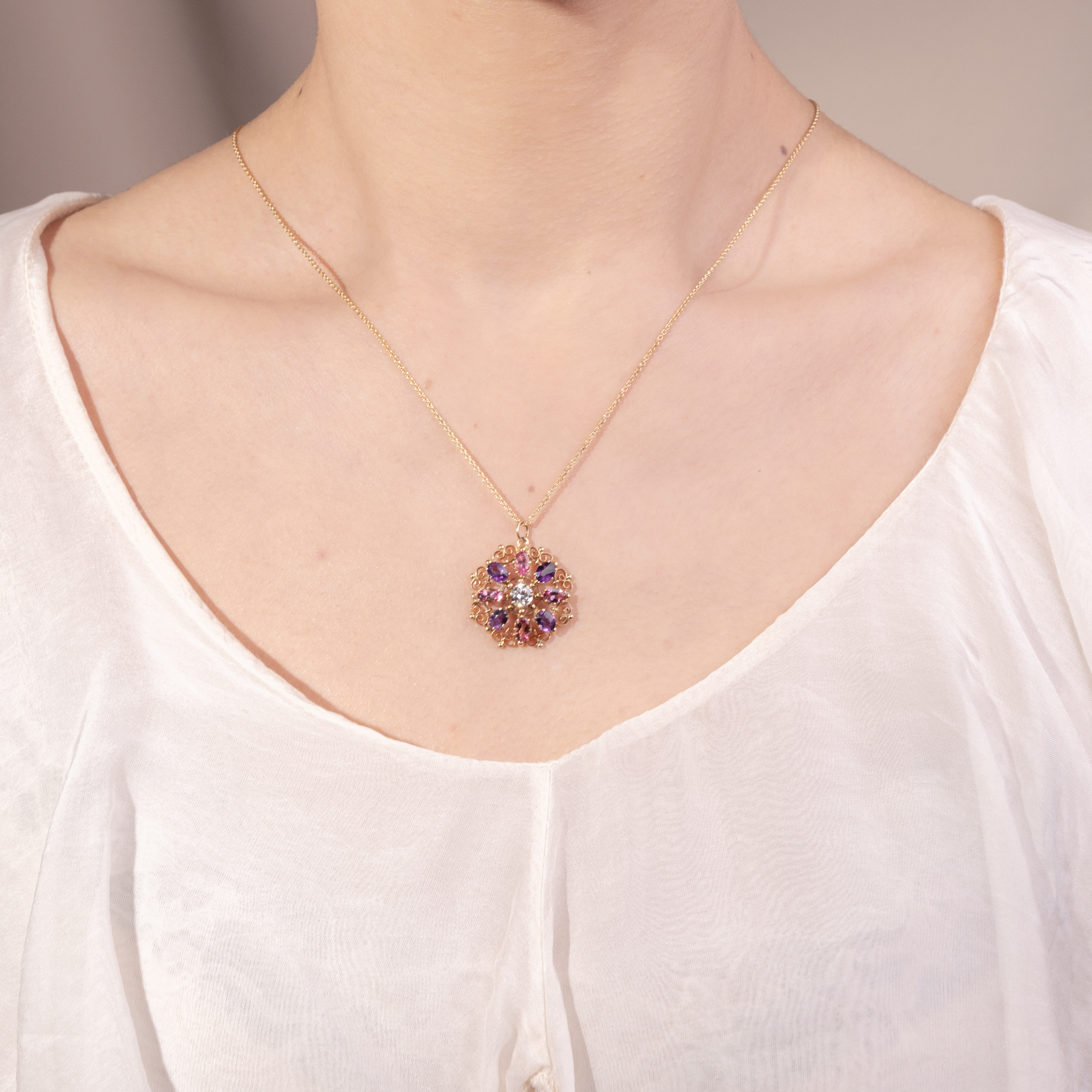 Antiker Anhänger mit Diamant, Amethysten & Turmalinen, Großbritannien um 1900 Antiker Anhänger mit Diamant, Amethysten & Turmalinen, Großbritannien um 1900