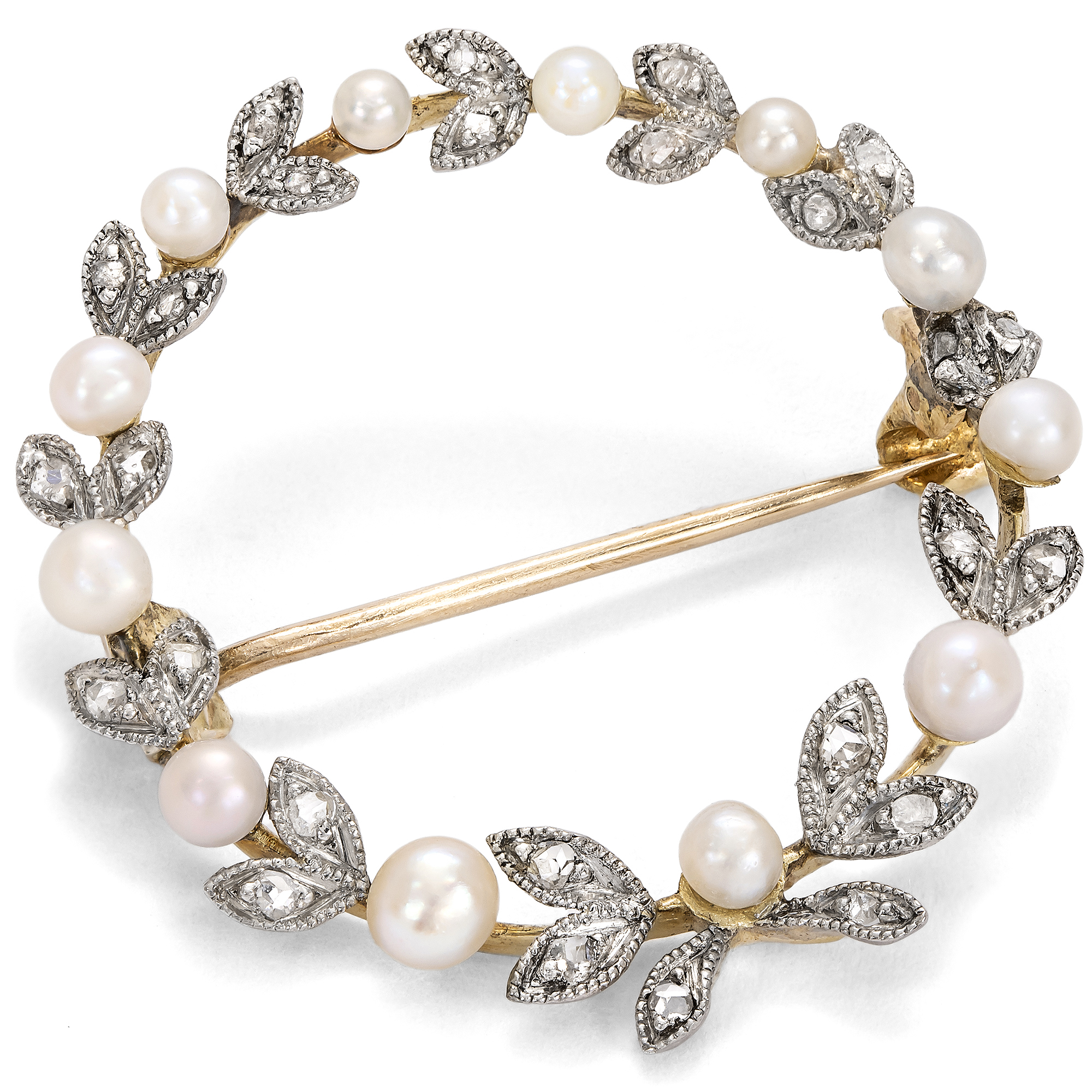 Antike Brosche im „Garland Style“ mit Diamanten & Naturperlen, um 1910 Antike Brosche im „Garland Style“ mit Diamanten & Naturperlen, um 1910