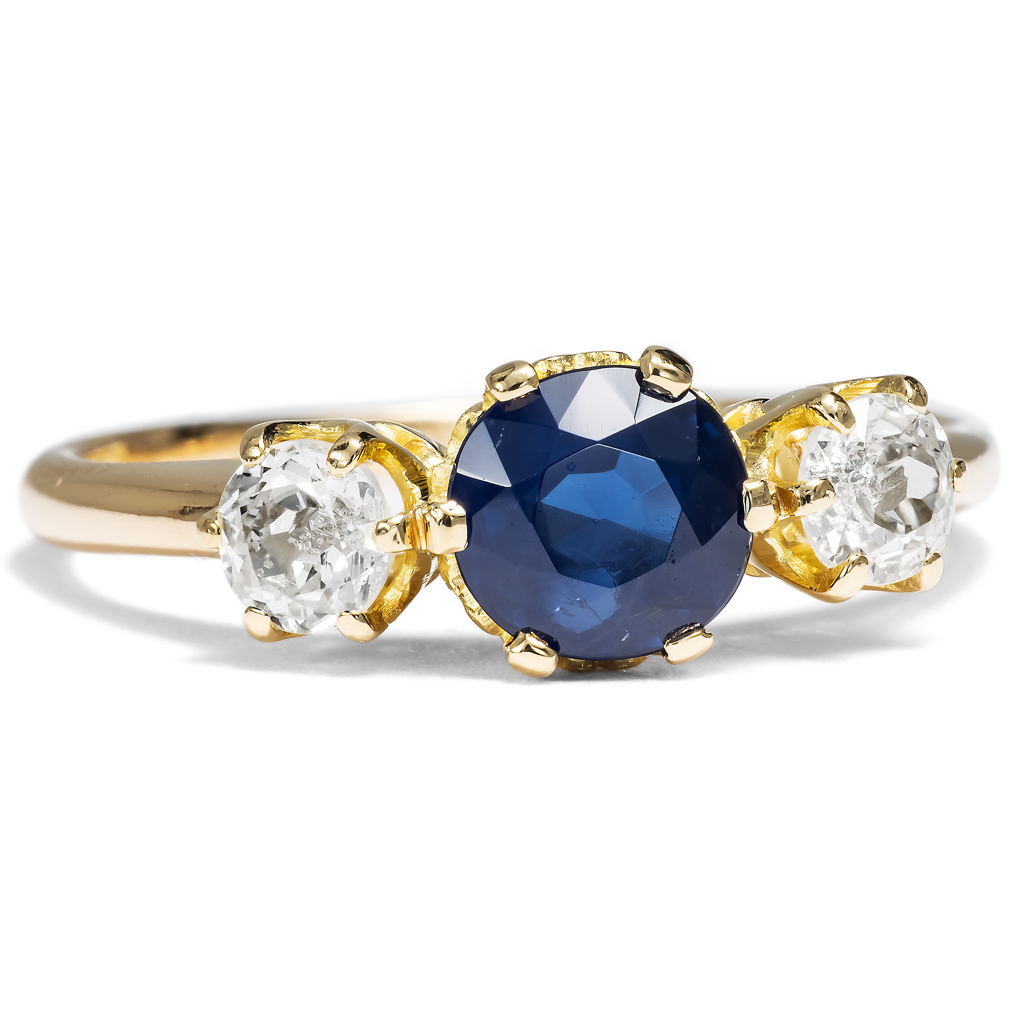 Antiker „Trilogie“-Ring aus Gold mit Saphir & Diamanten, England um 1910 Antiker „Trilogie“-Ring aus Gold mit Saphir & Diamanten, England um 1910