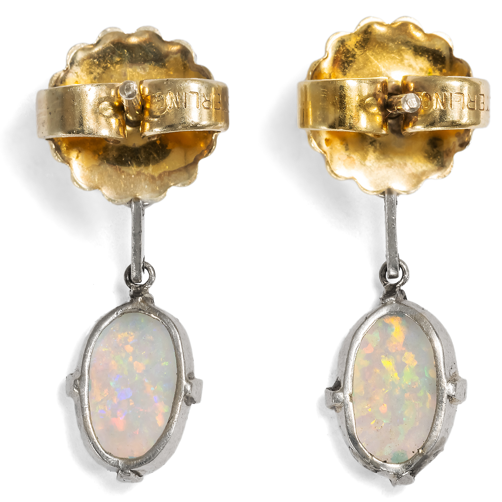 Antike Ohrringe mit Opalen in Silber, Großbritannien um 1920 Antike Ohrringe mit Opalen in Silber, Großbritannien um 1920