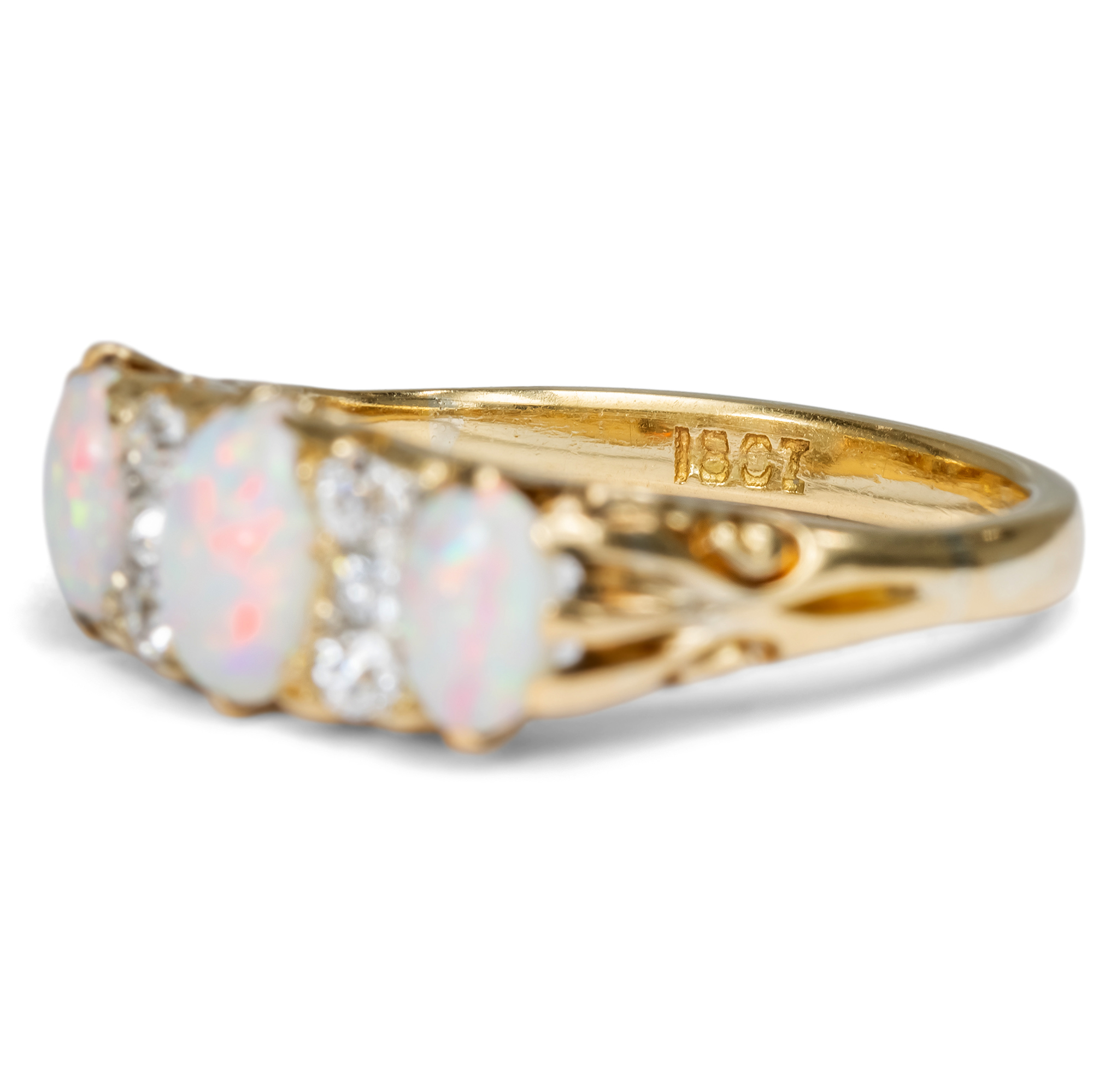 Elegant Ring with Opals & Diamonds in Gold, England c. 1900 Elegant Ring with Opals & Diamonds in Gold, England c. 1900