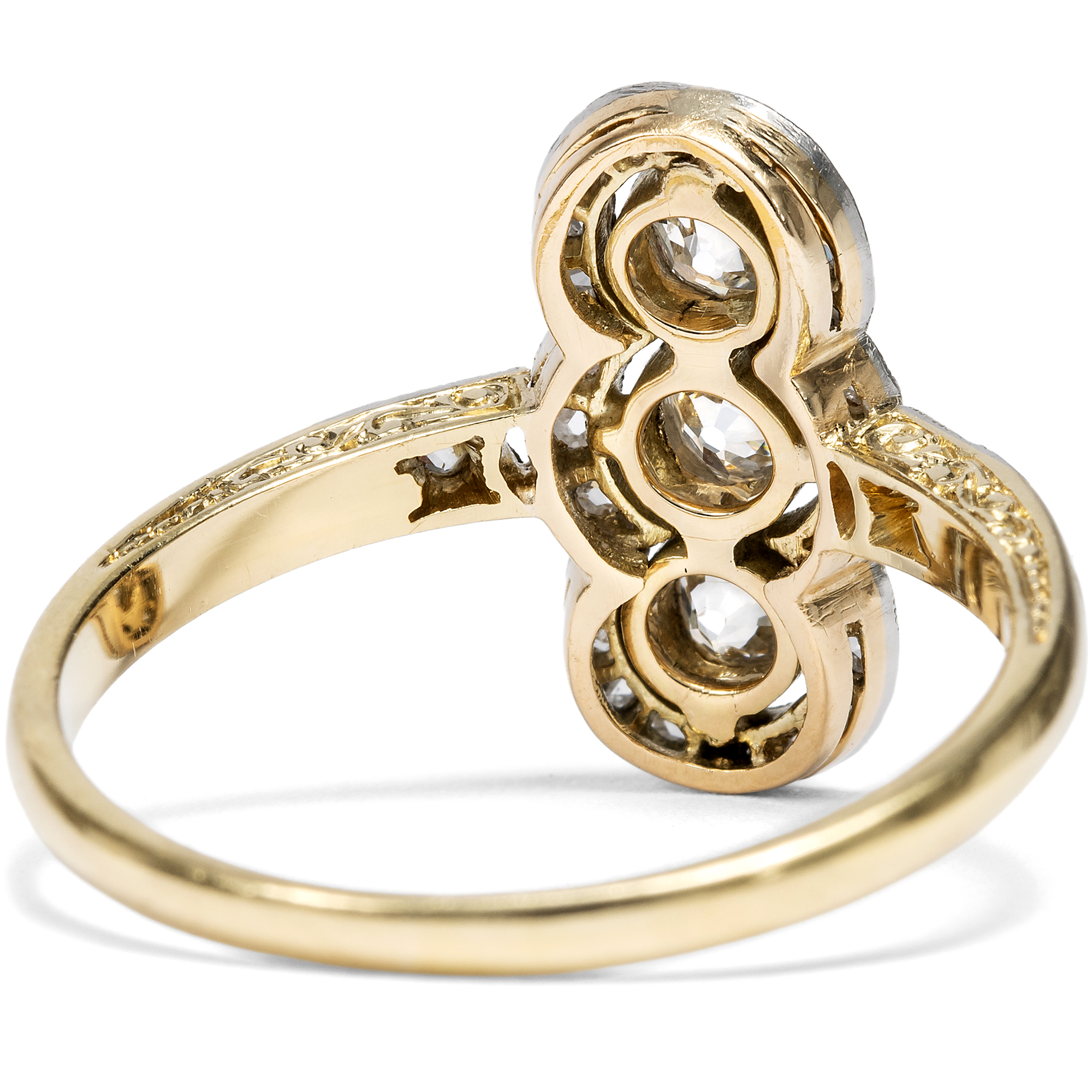 Antique Ring with Diamonds in Platinum on Gold, German, c. 1910 Antique Ring with Diamonds in Platinum on Gold, German, c. 1910