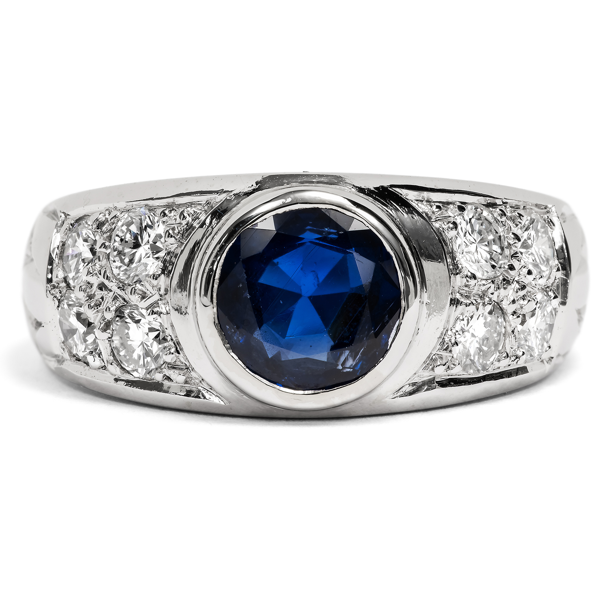 Solid Vintage Ring with Sapphire & Diamonds in White Gold, Circa 1985 Solid Vintage Ring with Sapphire & Diamonds in White Gold, Circa 1985