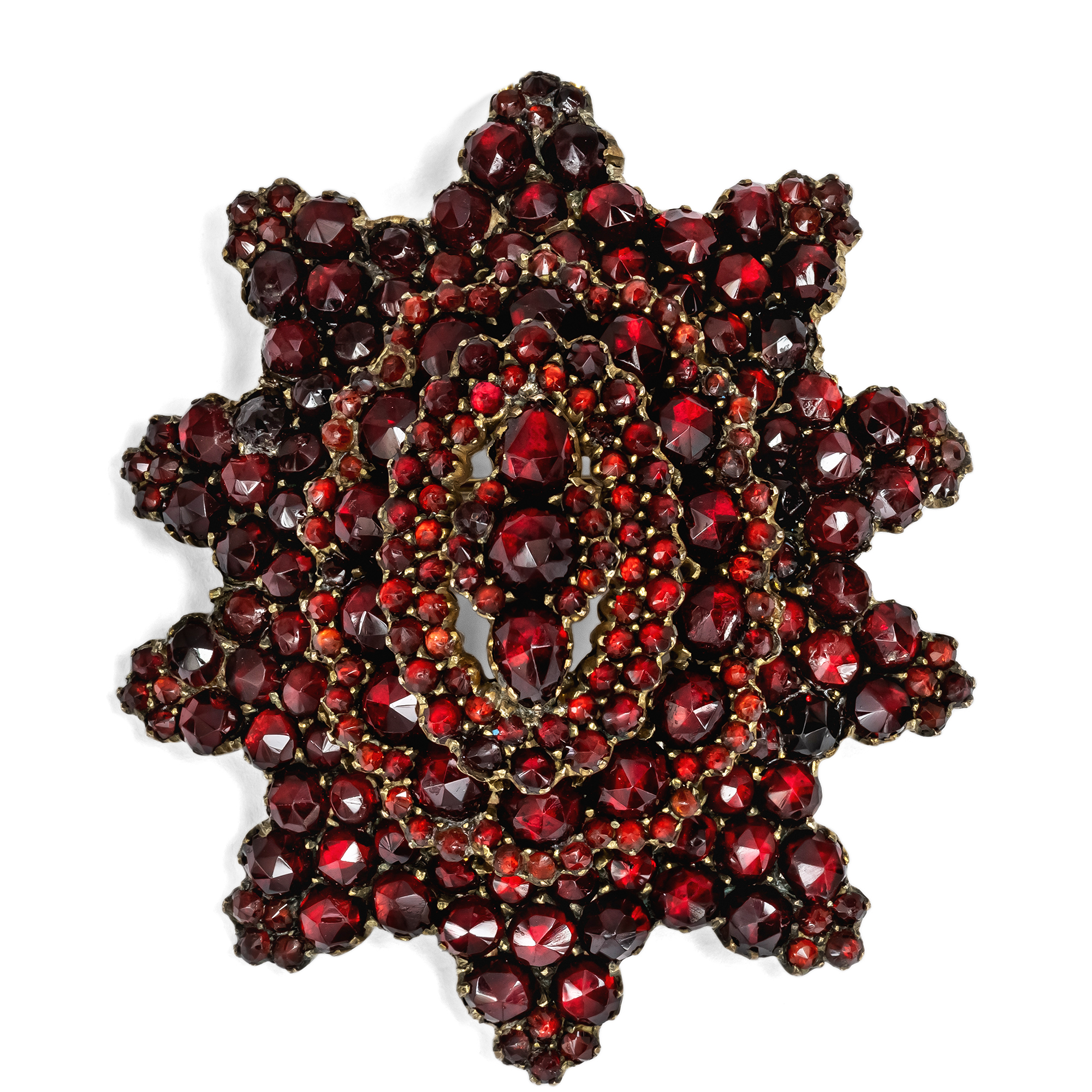 Oval Star Brooch Made From Bohemian Garnets, c. 1880 Oval Star Brooch Made From Bohemian Garnets, c. 1880