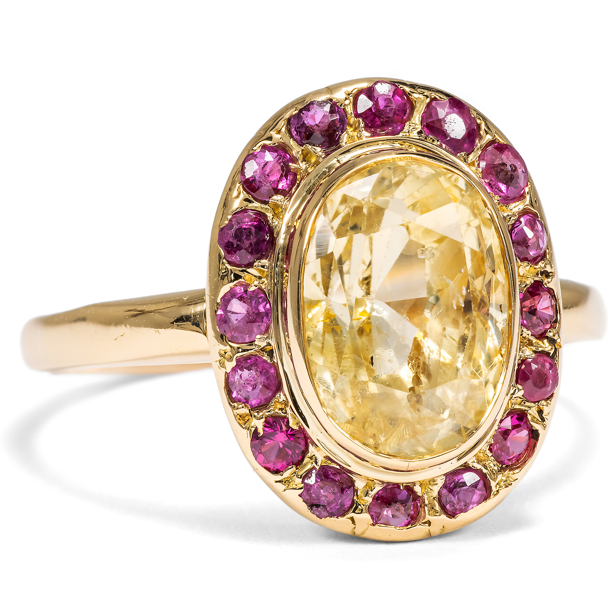 Zauberhafter Ring mit natürlichen Saphiren in Gelb und Pink, um 1965 Zauberhafter Ring mit natürlichen Saphiren in Gelb und Pink, um 1965