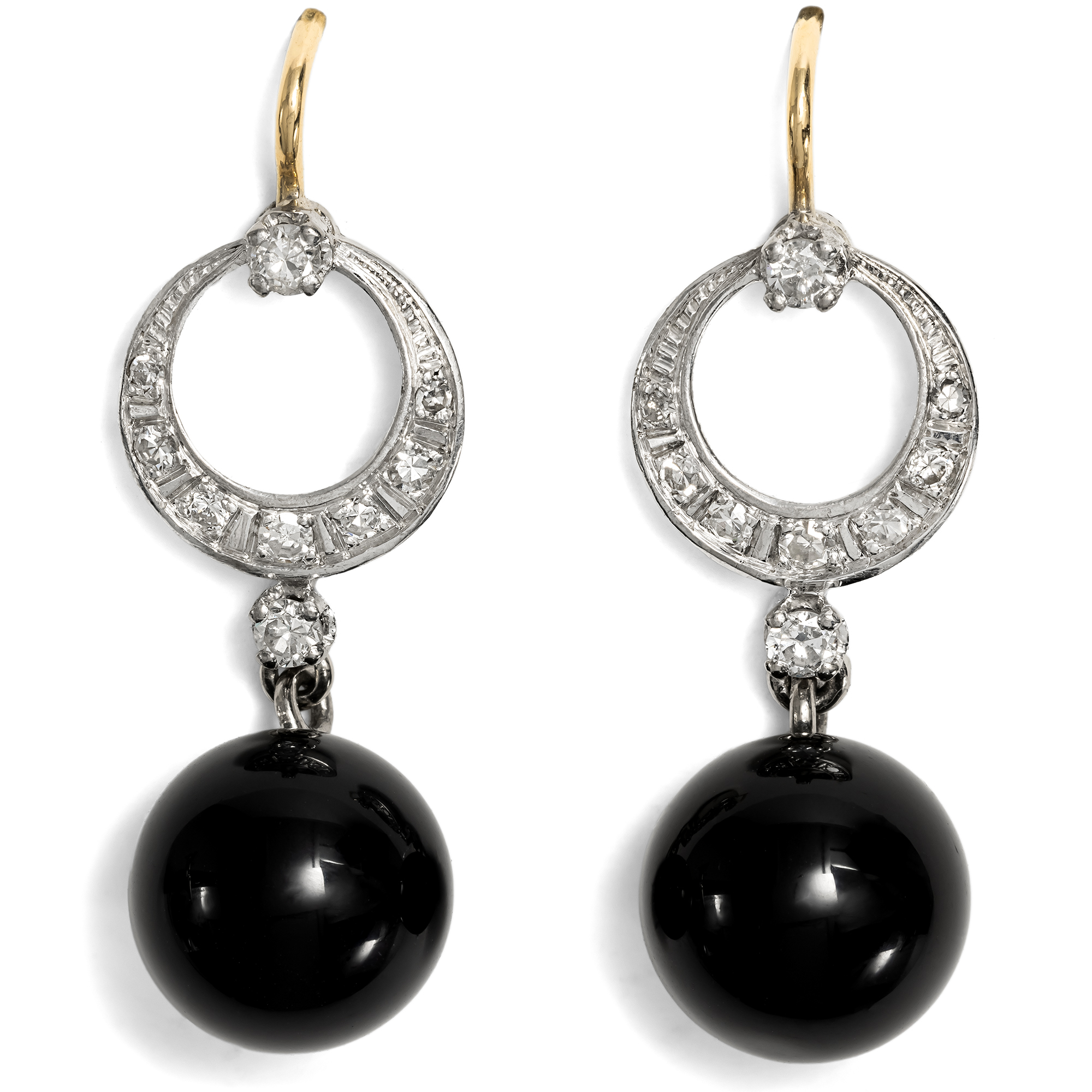 Elegante Ohrringe aus Onyx & vintage Diamanten, entstanden in unserer Werkstatt Elegante Ohrringe aus Onyx & vintage Diamanten, entstanden in unserer Werkstatt