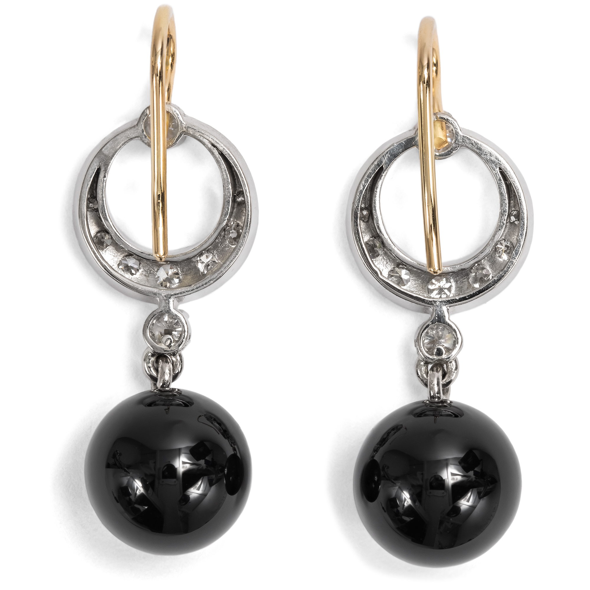 Elegante Ohrringe aus vintage Elementen mit Diamanten & Onyx, aus unserer Werkstatt Elegante Ohrringe aus vintage Elementen mit Diamanten & Onyx, aus unserer Werkstatt