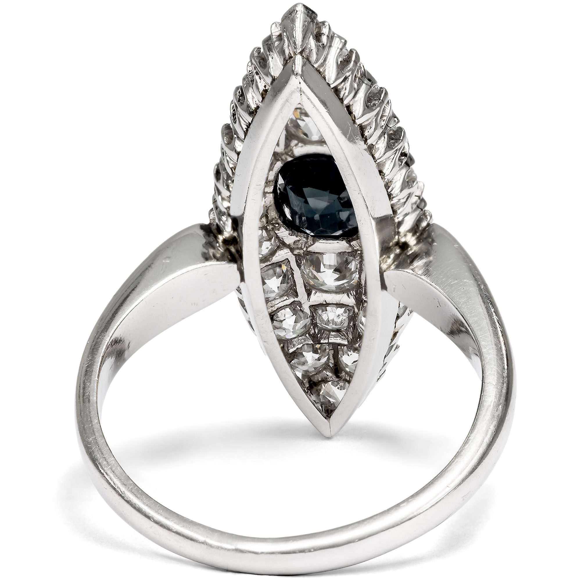 Antiker Schiffchenring mit blauem Saphir und Altschliff Diamanten, um 1890 Antiker Schiffchenring mit blauem Saphir und Altschliff Diamanten, um 1890