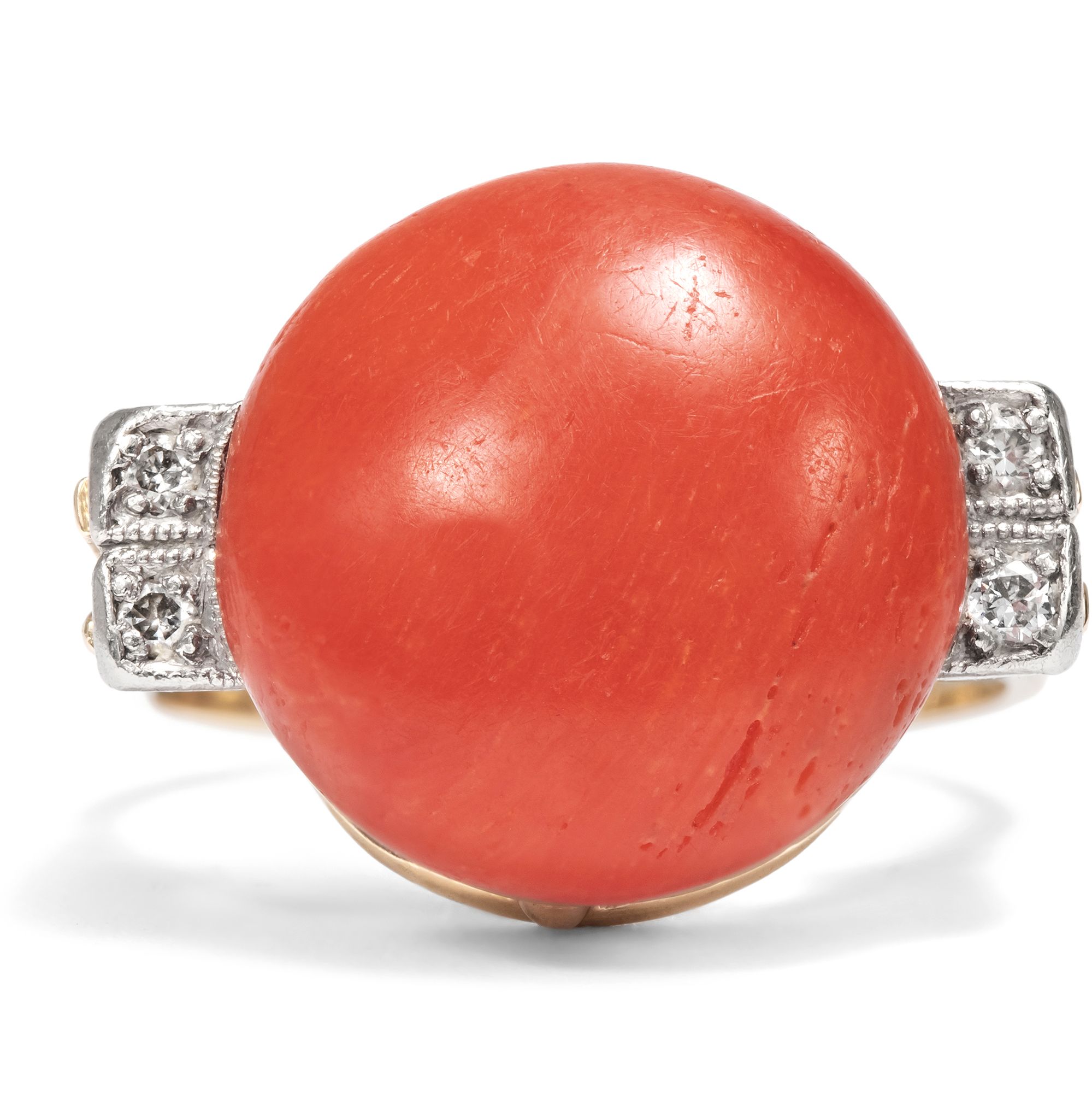 Antiker Ring des Art Déco mit großer Koralle & Diamanten in Gold, um 1935