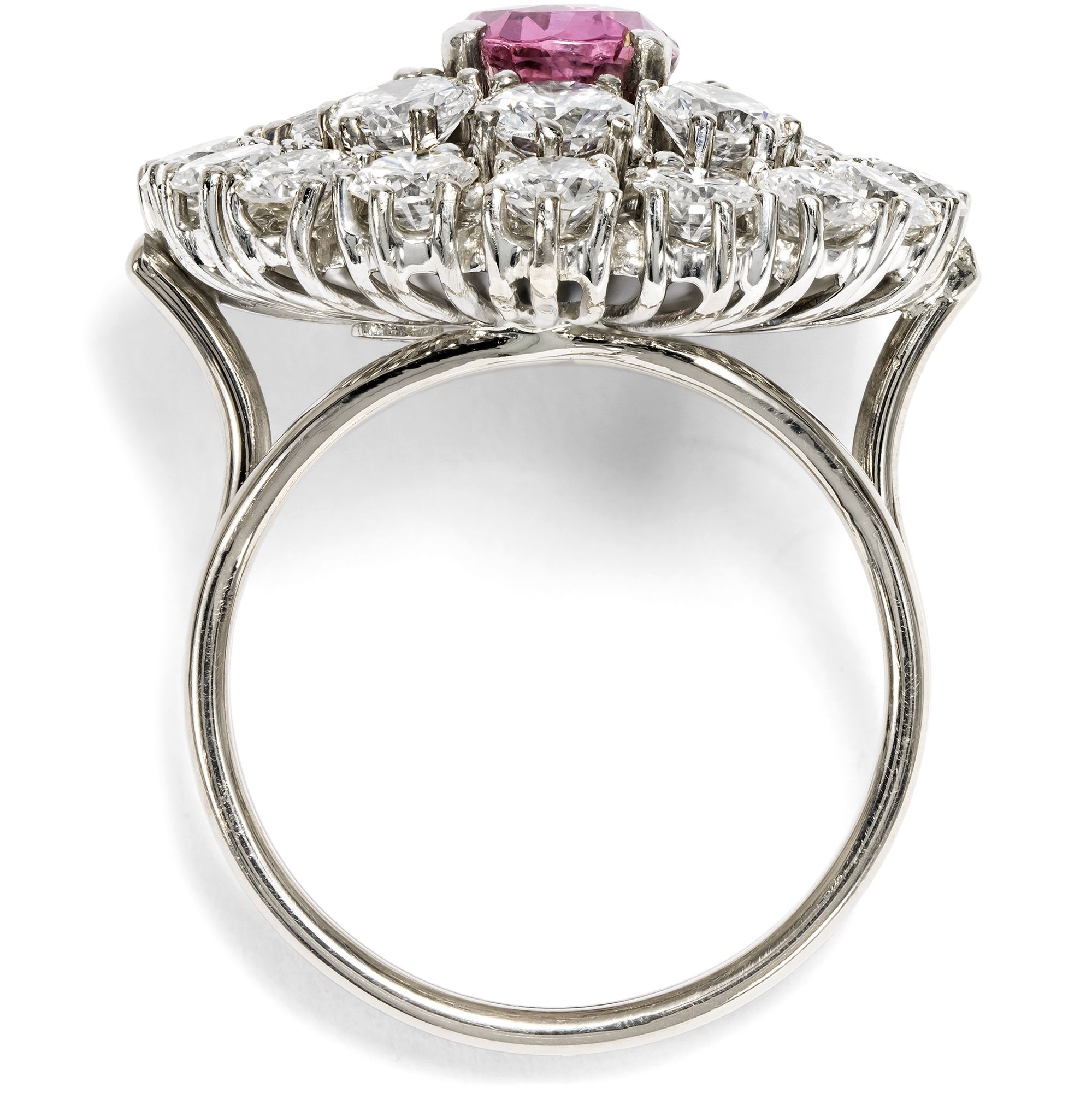 Prachtvoller vintage Ring mit Padparadscha-Saphir & Diamanten, um 1965 & später Prachtvoller vintage Ring mit Padparadscha-Saphir & Diamanten, um 1965 & später