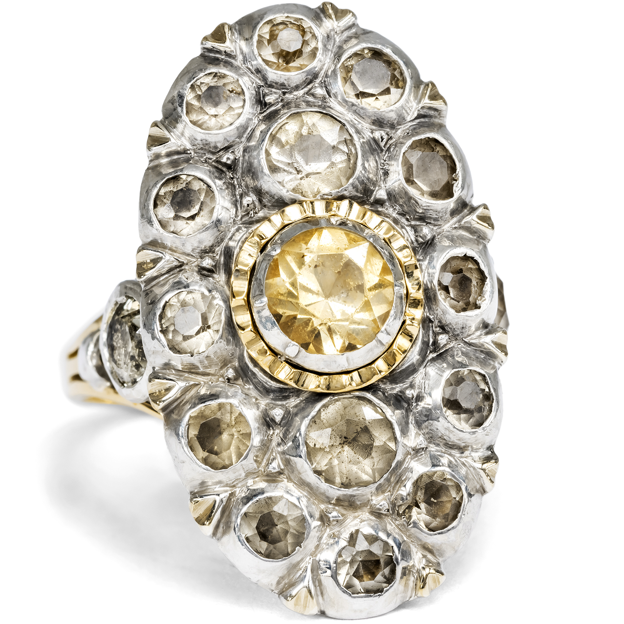 Reich ausgestatteter Ring aus Gold & Silber mit Chrysoberyllen, Porto um 1960 Reich ausgestatteter Ring aus Gold & Silber mit Chrysoberyllen, Porto um 1960