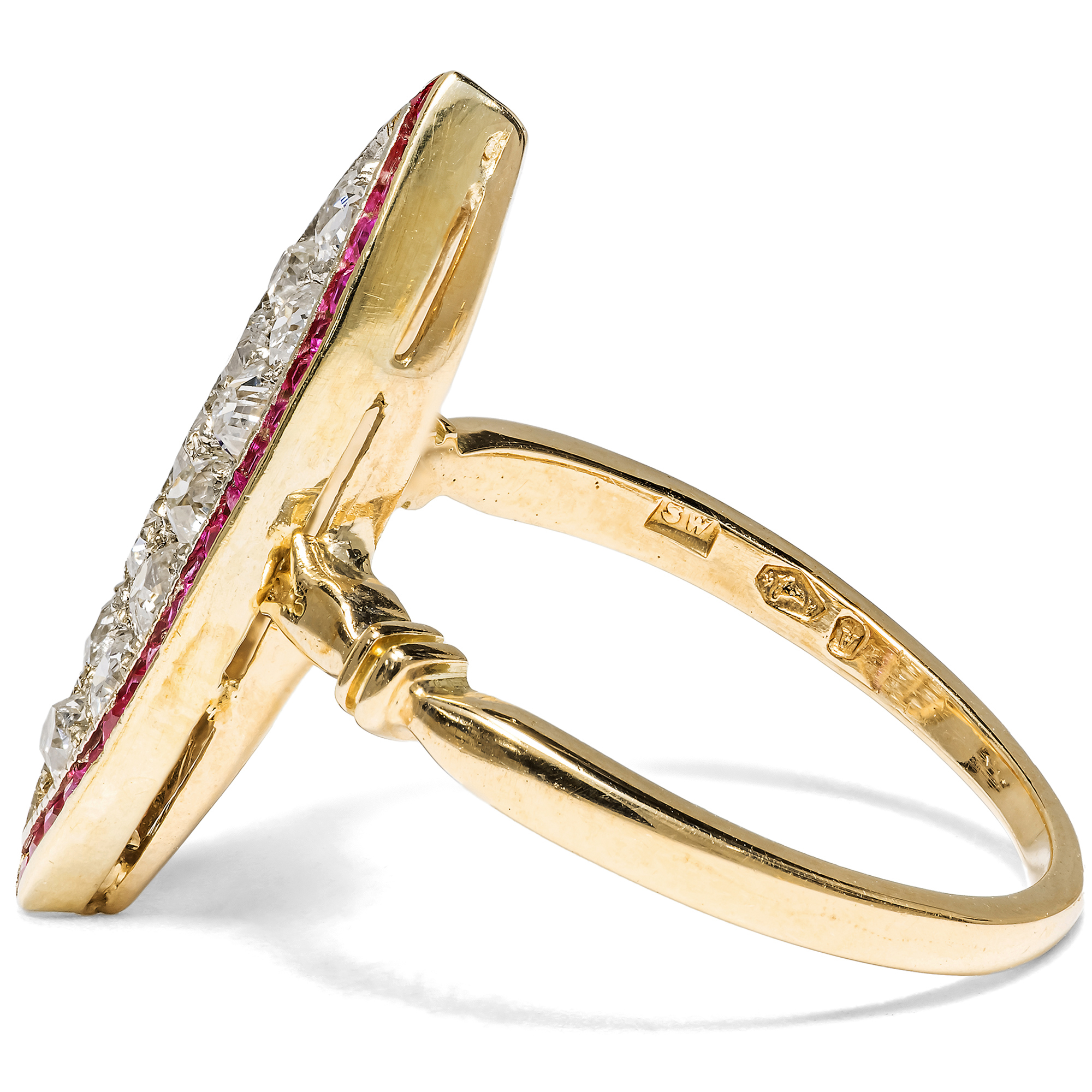 Antiker „Marquise“-Ring mit Diamanten & Rubinen, um 1915 Antiker „Marquise“-Ring mit Diamanten & Rubinen, um 1915