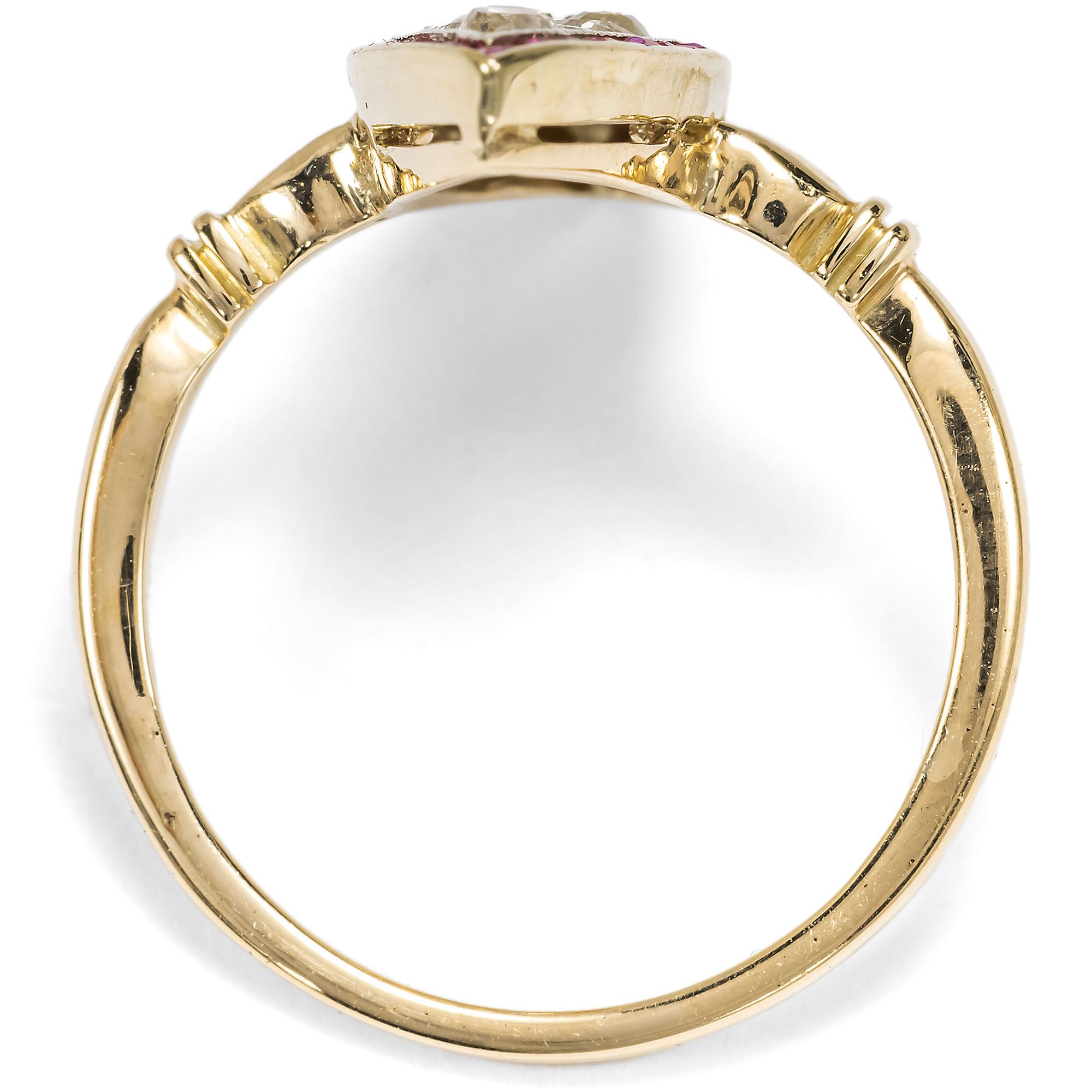 Antiker „Marquise“-Ring mit Diamanten & Rubinen, um 1915 Antiker „Marquise“-Ring mit Diamanten & Rubinen, um 1915