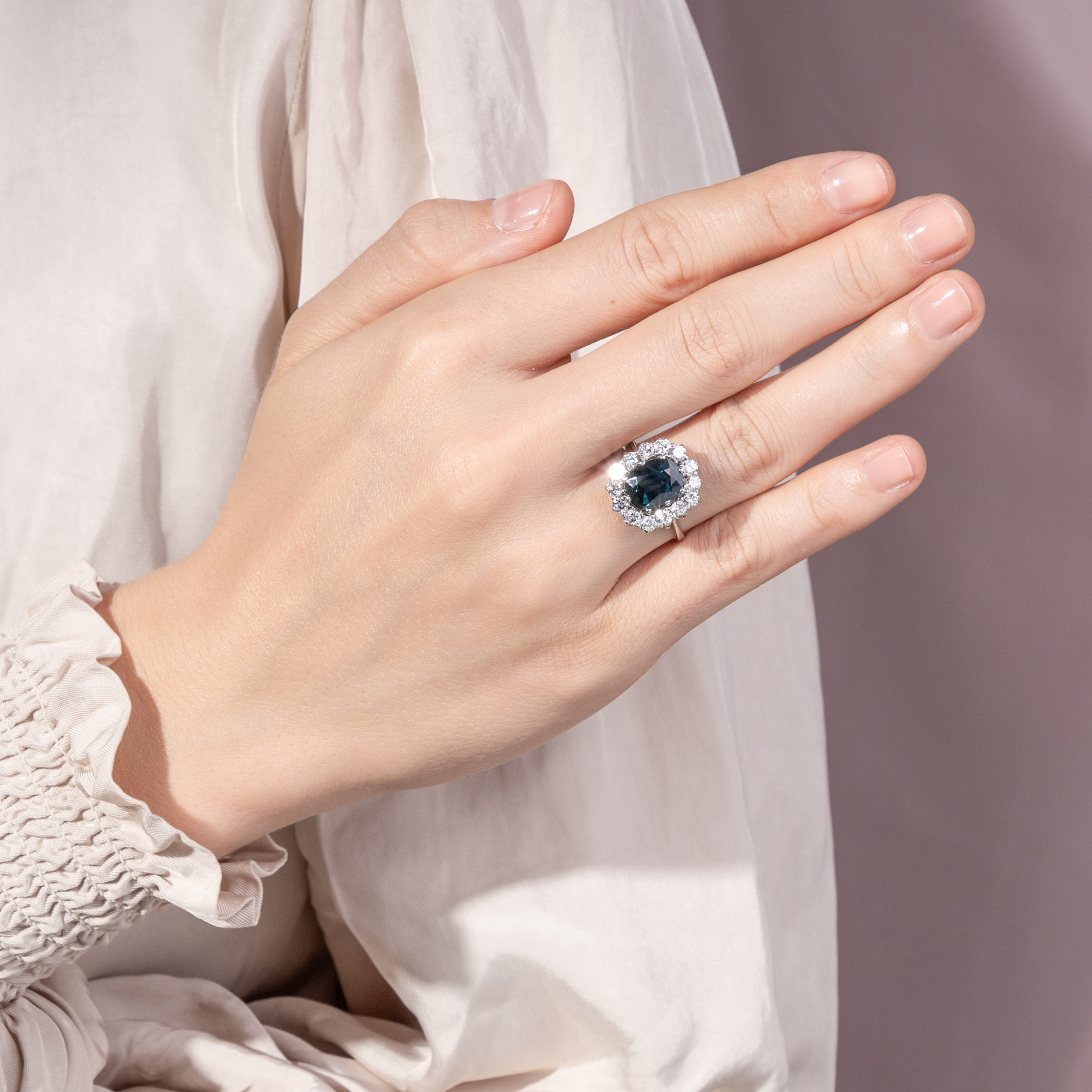 Luxurious Sapphire and Diamond Cluster Ring in White Gold, c. 1970 Luxurious Sapphire and Diamond Cluster Ring in White Gold, c. 1970