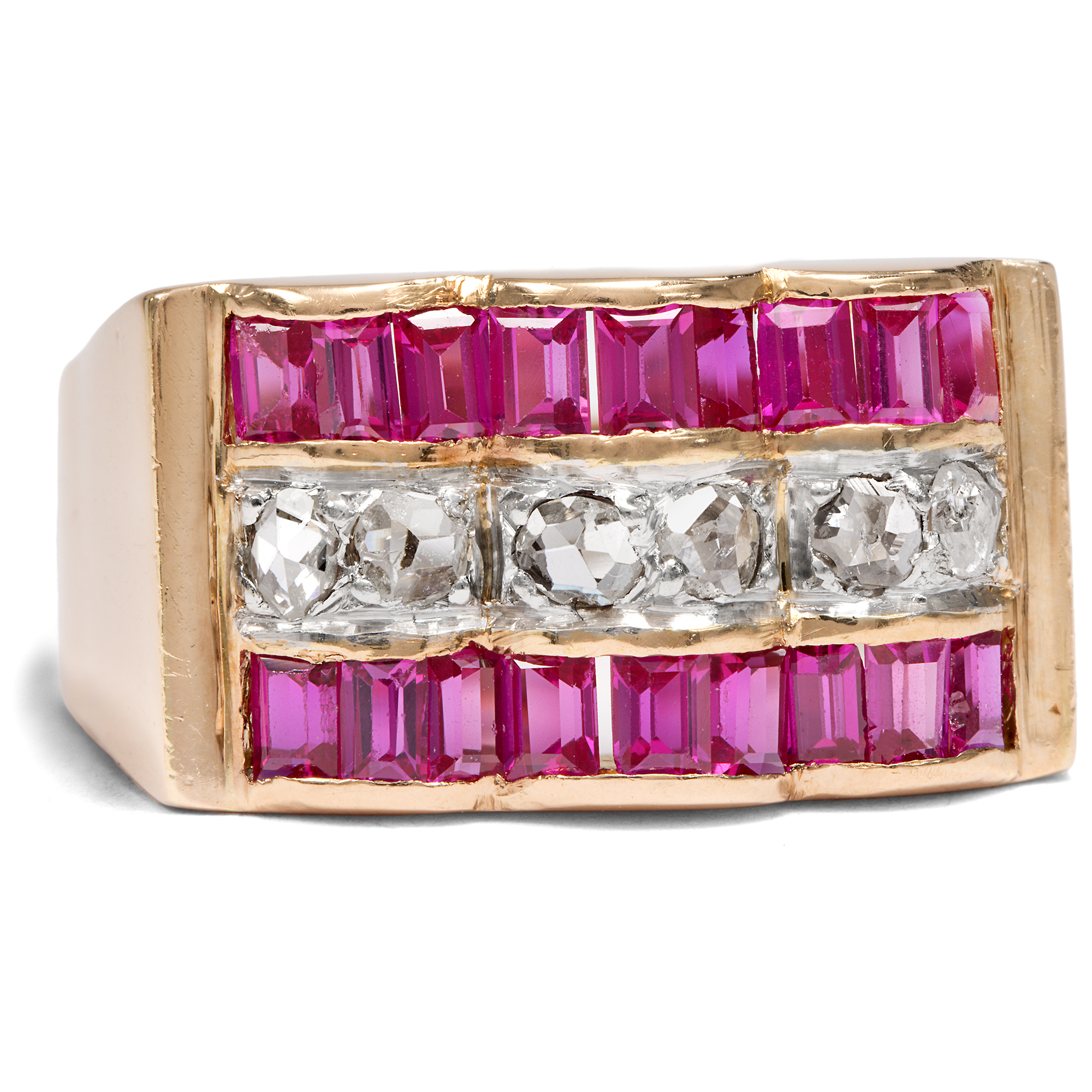 Prächtiger„ Tank“-Ring mit Diamanten & synthetischen Rubinen in Gold, Lyon 1940er Jahre Prächtiger„ Tank“-Ring mit Diamanten & synthetischen Rubinen in Gold, Lyon 1940er Jahre