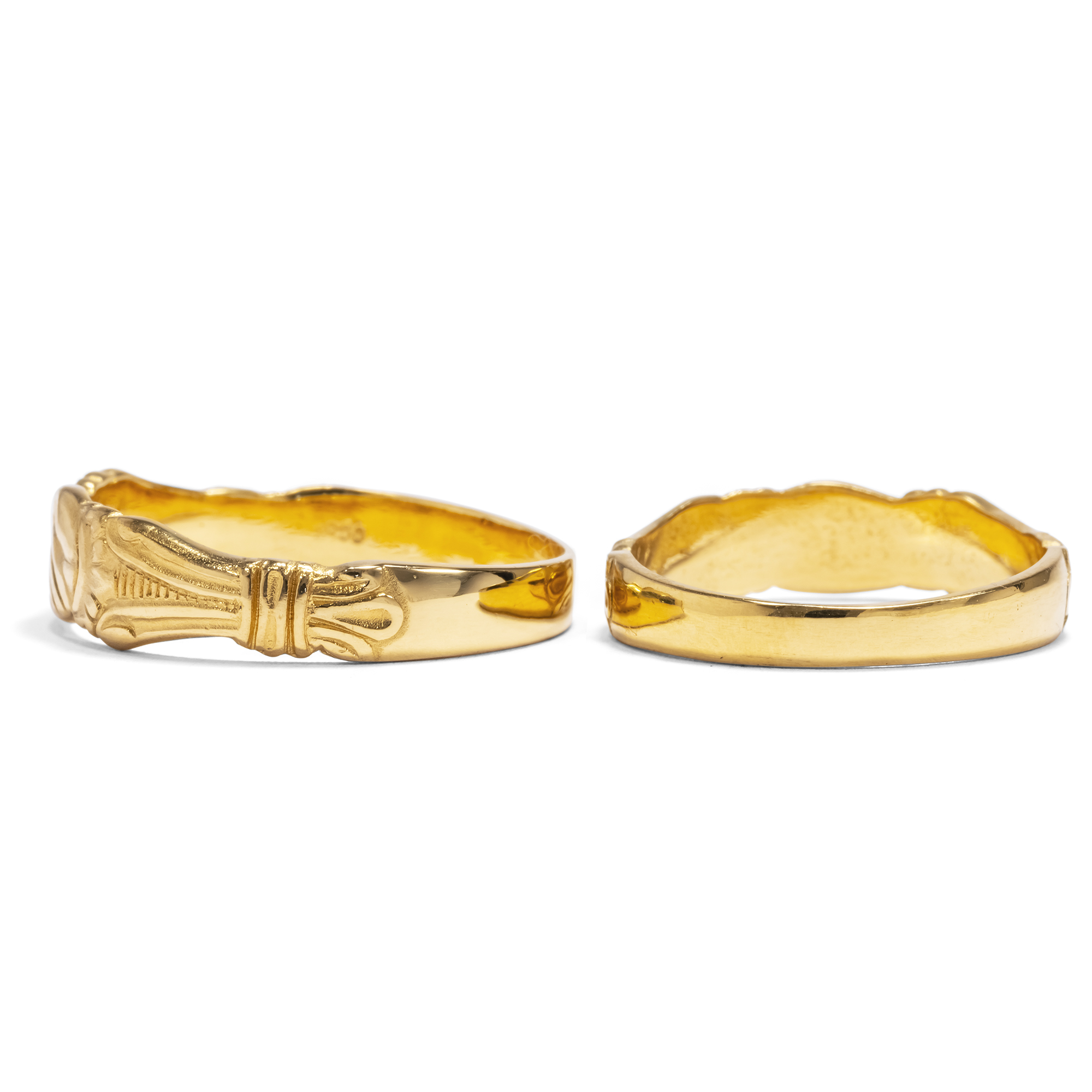 Ein Paar romantischer Eheringe aus hochkarätigem Gelbgold aus unserer Werkstatt Ein Paar romantischer Eheringe aus hochkarätigem Gelbgold aus unserer Werkstatt