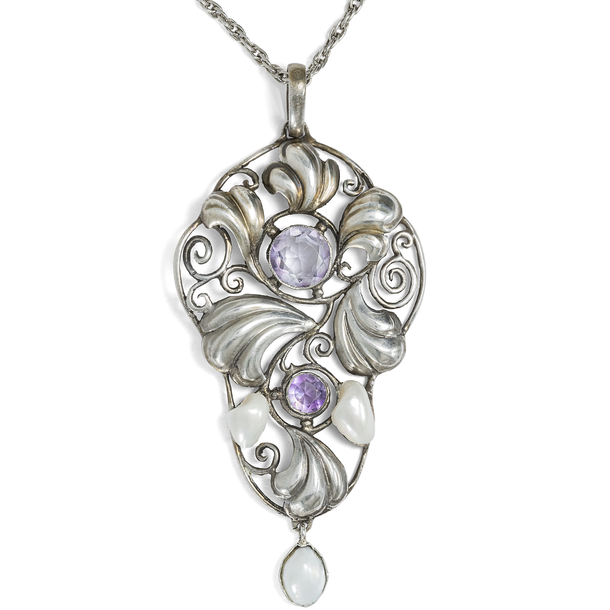 Elegant Art Nouveau Pendant with Amethysts in Silver, Theodor Fahrner, c. 1910 Elegant Art Nouveau Pendant with Amethysts in Silver, Theodor Fahrner, c. 1910