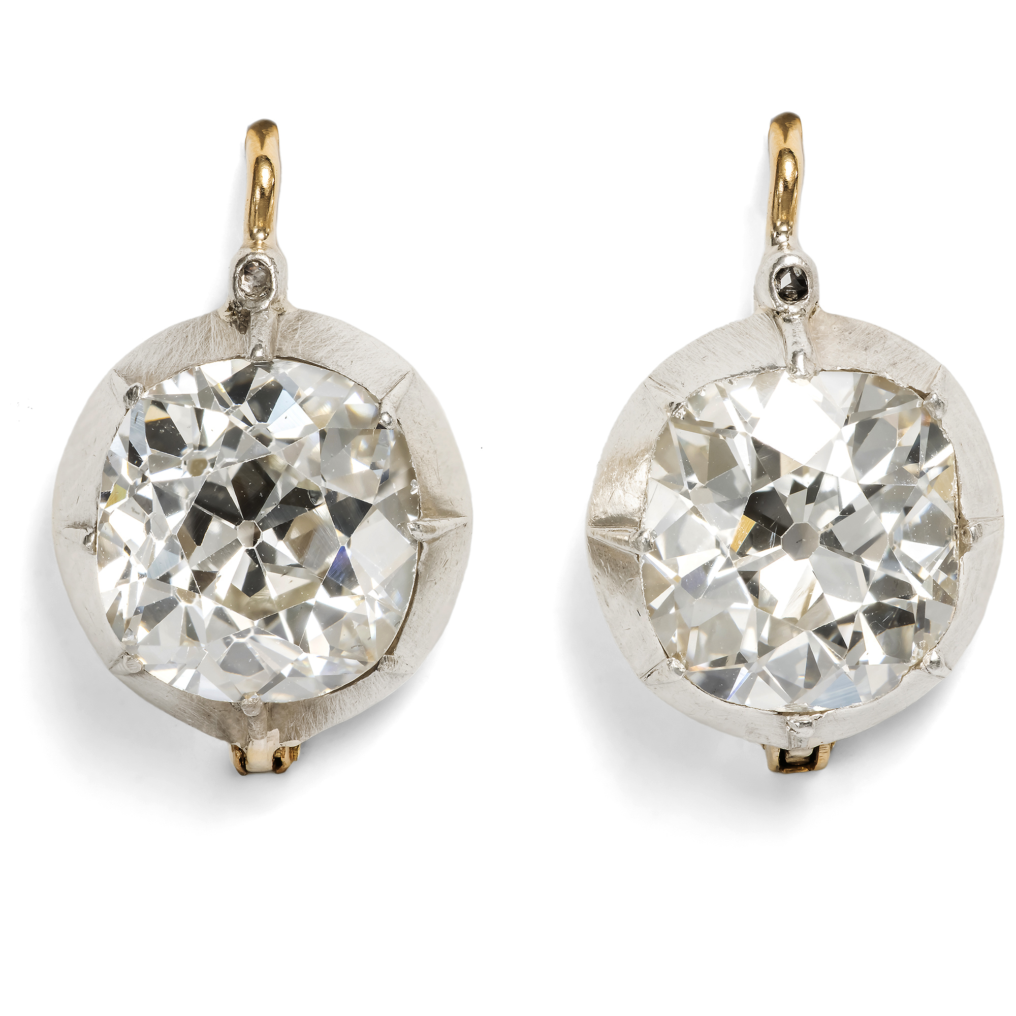 Spektakuläre Ohrrringe mit 6,45 ct „Old Mine Cut“ Diamanten in Gold & Silber, um 1890 Spektakuläre Ohrrringe mit 6,45 ct „Old Mine Cut“ Diamanten in Gold & Silber, um 1890