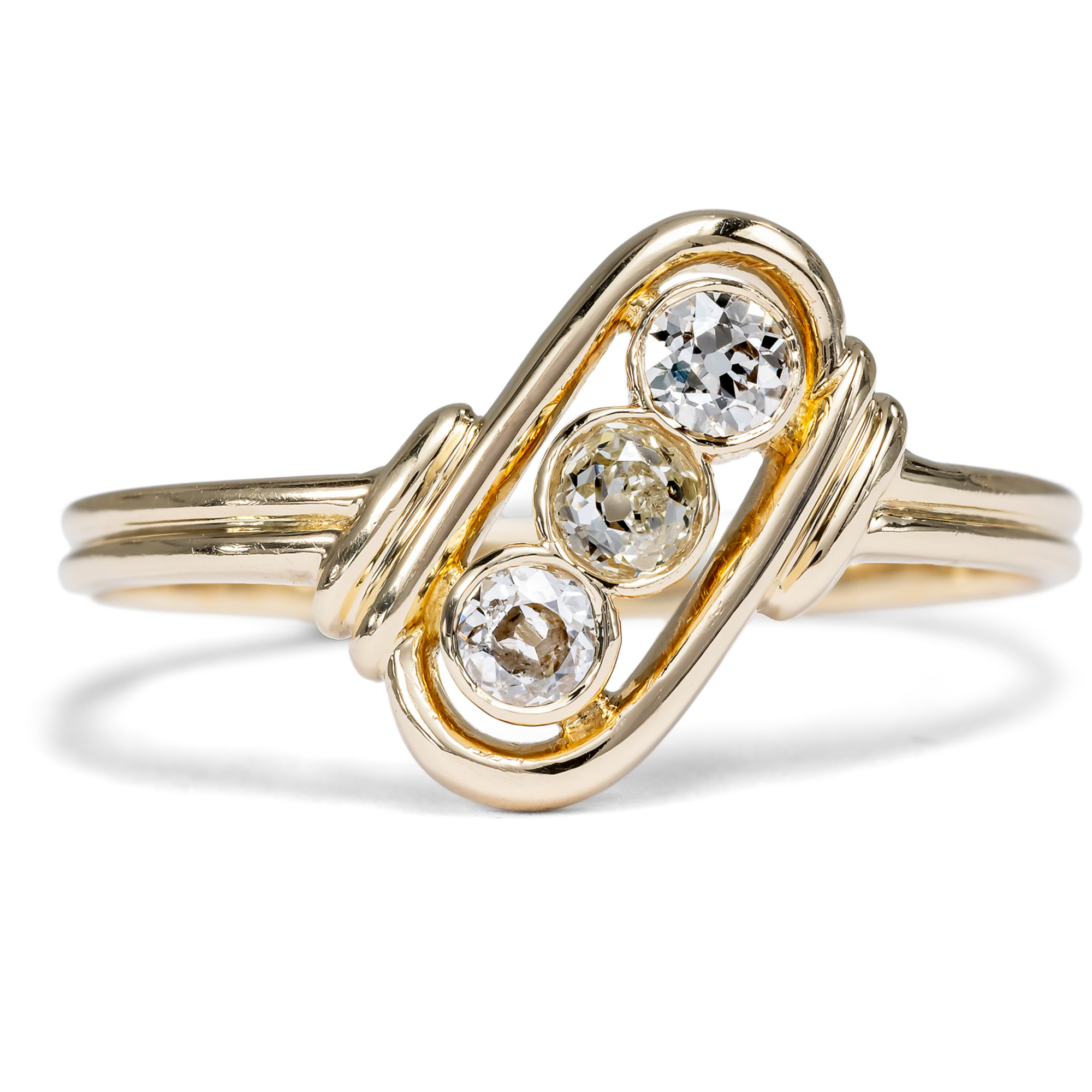 Zarter antiker„Trilogie“-Ring mit Diamanten in Gold, Deutschland um 1910 Zarter antiker„Trilogie“-Ring mit Diamanten in Gold, Deutschland um 1910