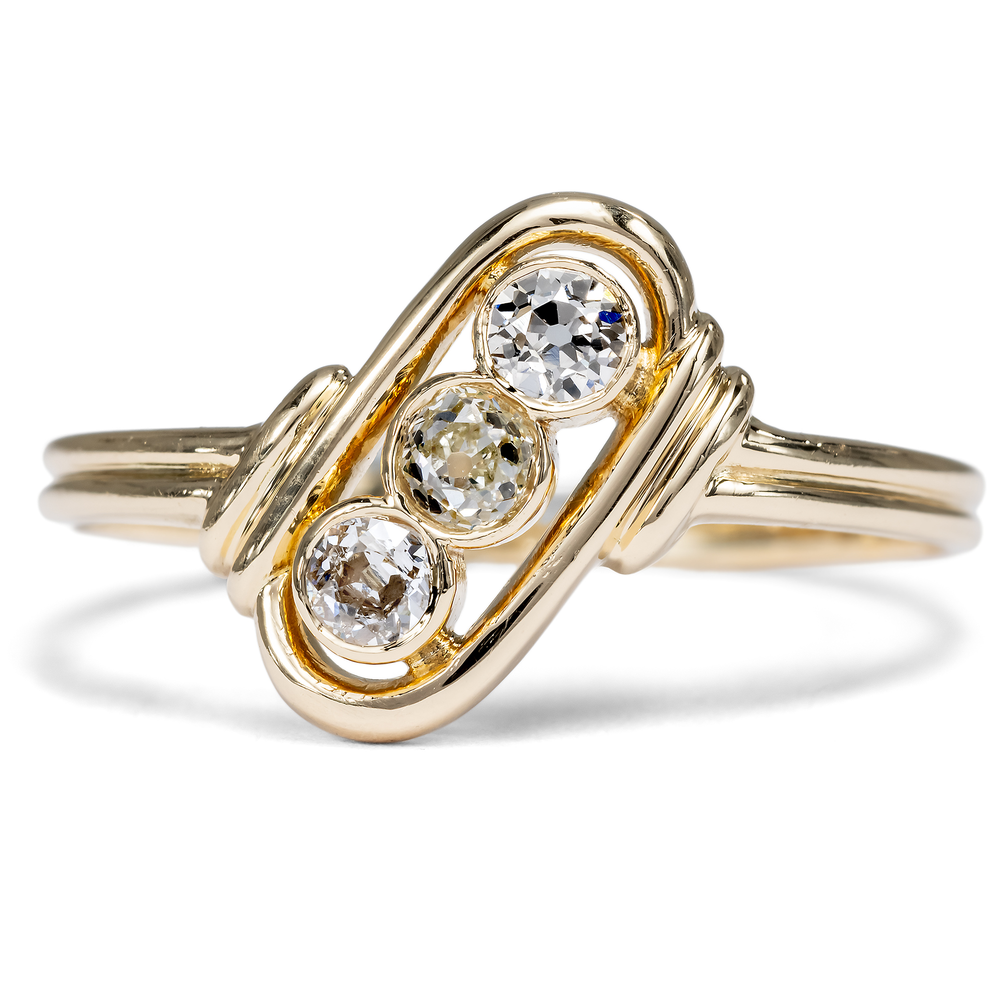Zarter antiker„Trilogie“-Ring mit Diamanten in Gold, Deutschland um 1910 Zarter antiker„Trilogie“-Ring mit Diamanten in Gold, Deutschland um 1910