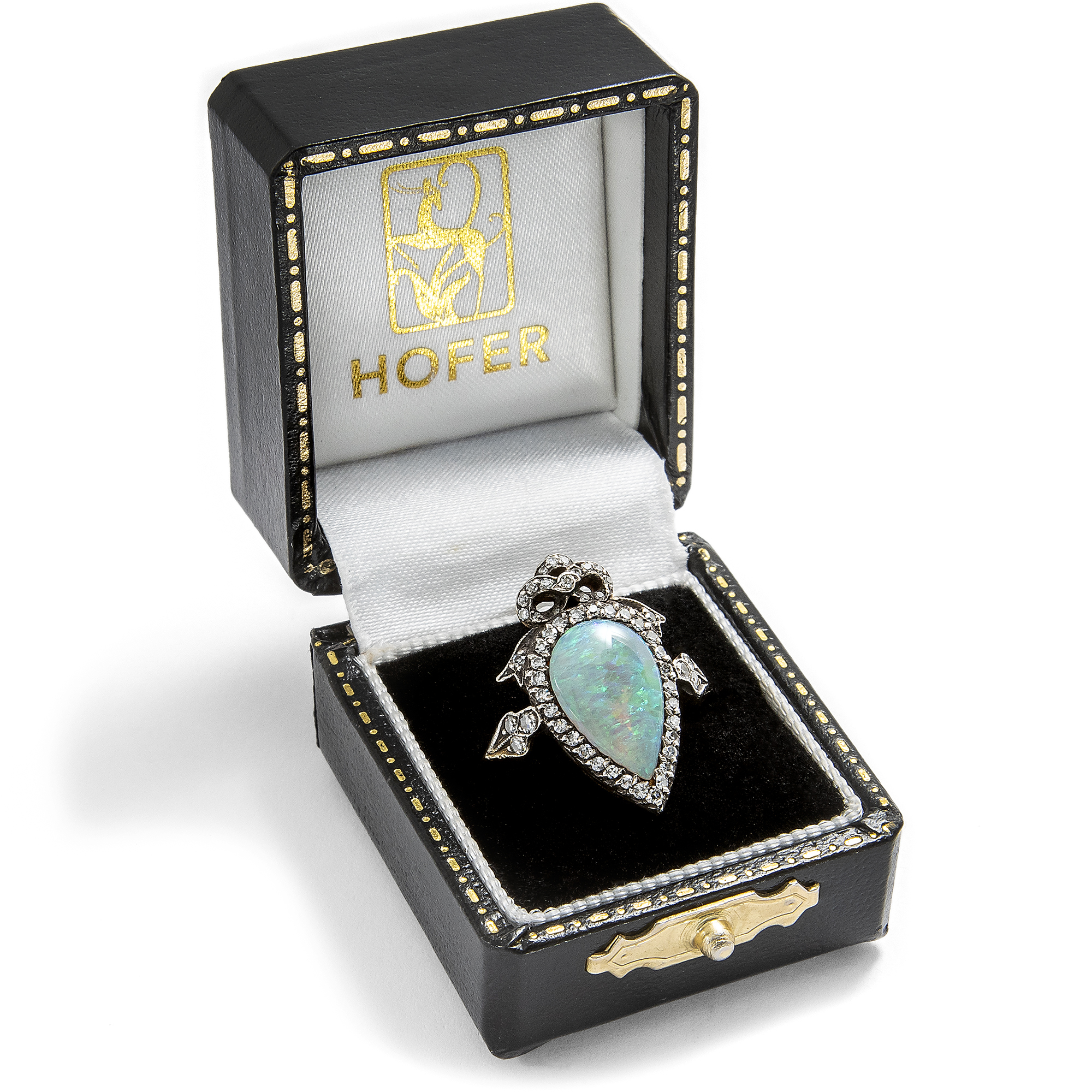 Moderner Ring in viktorianischen Formen mit Opal & Diamanten, um 2010 Moderner Ring in viktorianischen Formen mit Opal & Diamanten, um 2010