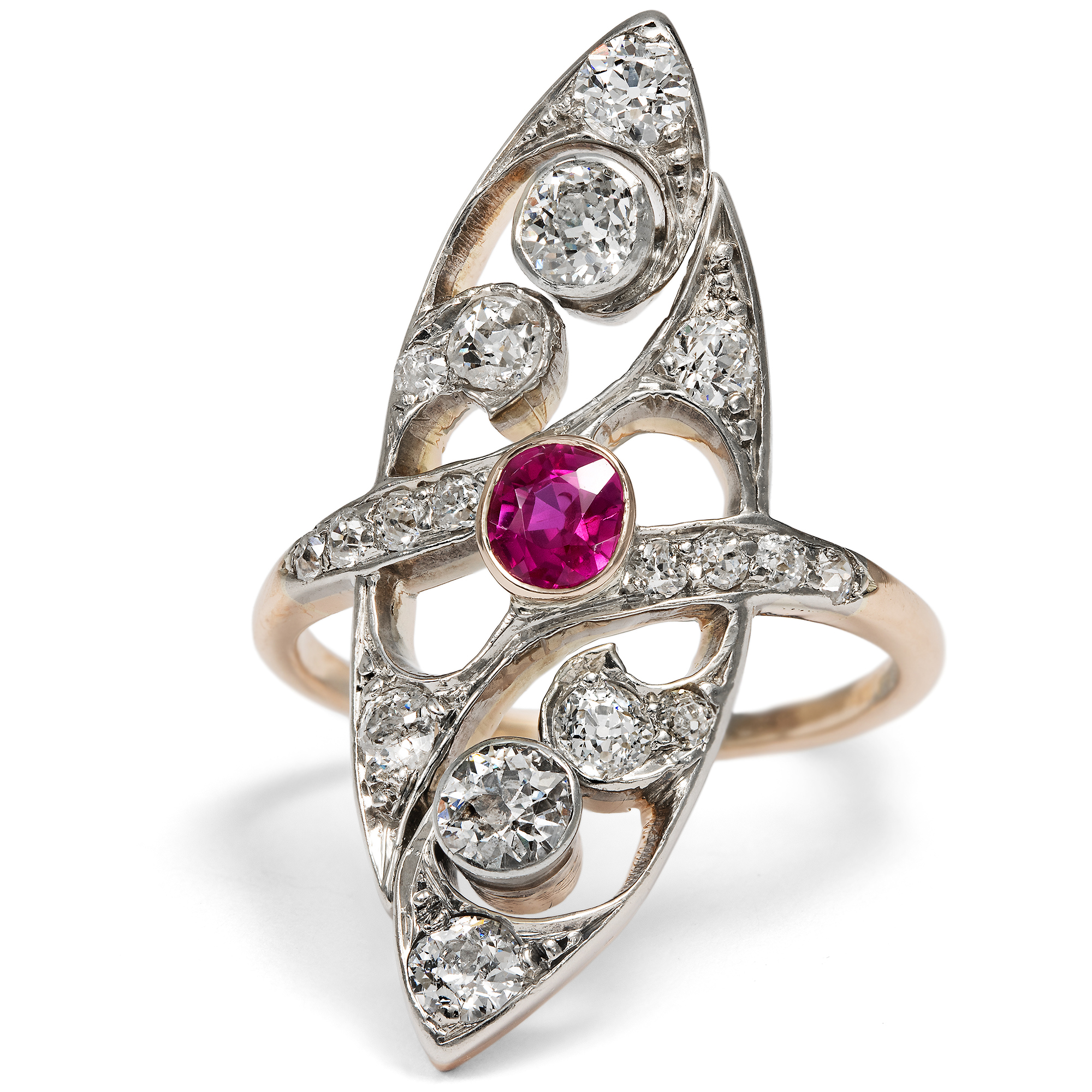 Antiker Ring mit Burma-Rubin & Diamanten in Silber auf Gold, um 1900 Antiker Ring mit Burma-Rubin & Diamanten in Silber auf Gold, um 1900