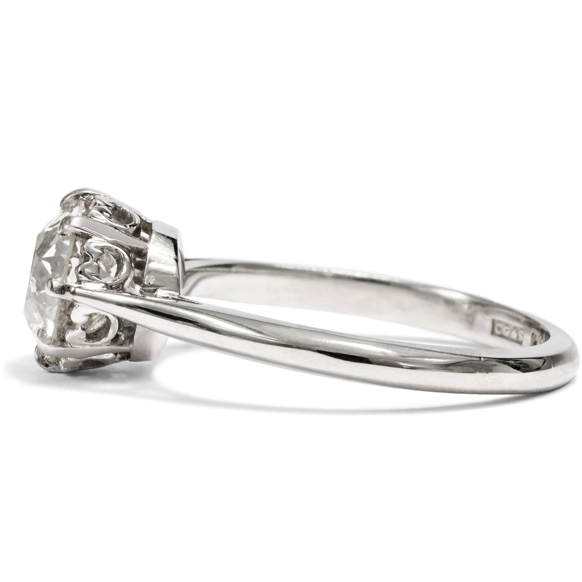 Antiker Verlobungsring mit 1,75 ct Diamant im Altschliff in Platin, Birmingham um 1940 Antiker Verlobungsring mit 1,75 ct Diamant im Altschliff in Platin, Birmingham um 1940
