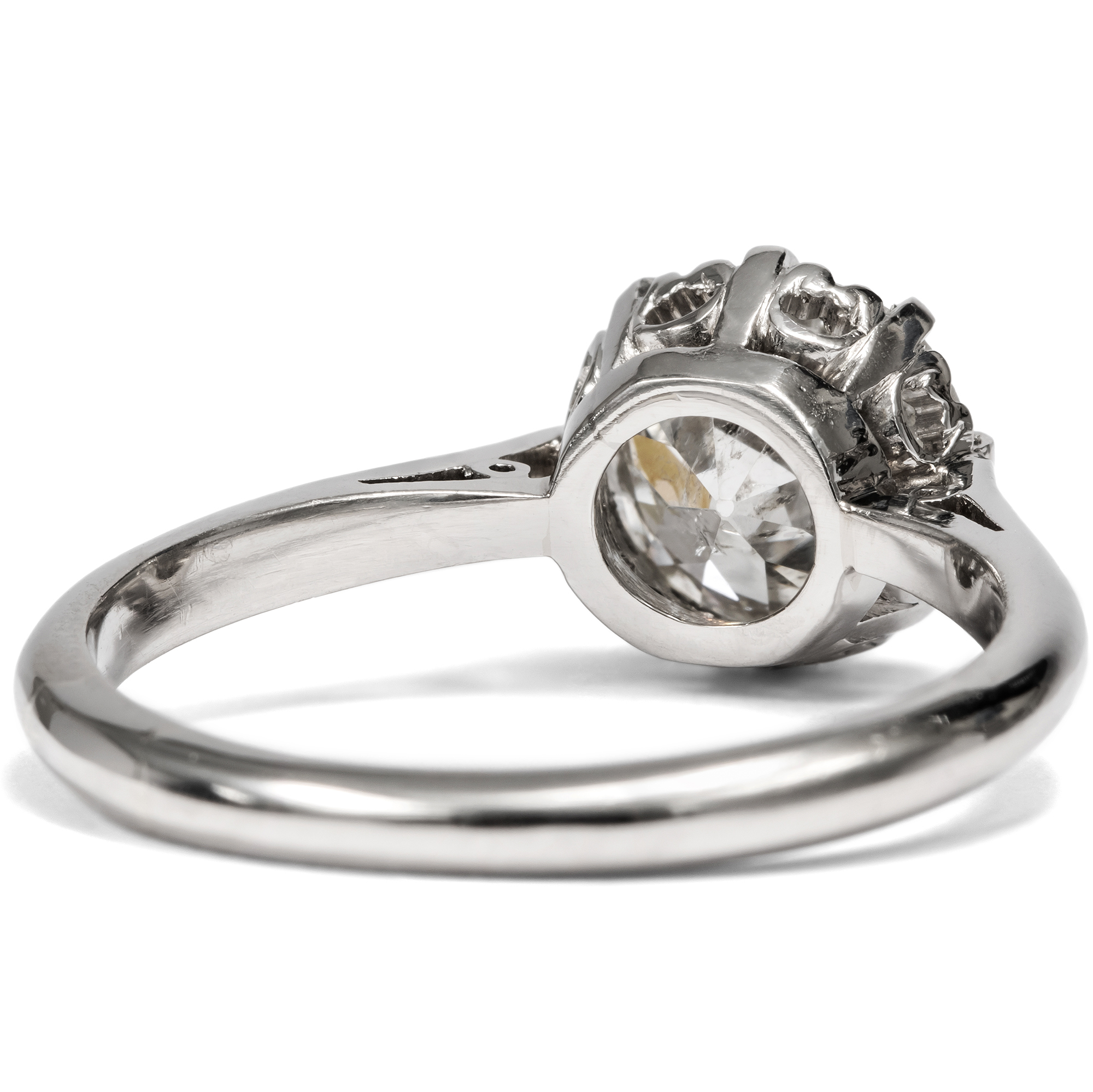 Antiker Verlobungsring mit 1,75 ct Diamant im Altschliff in Platin, Birmingham um 1940 Antiker Verlobungsring mit 1,75 ct Diamant im Altschliff in Platin, Birmingham um 1940