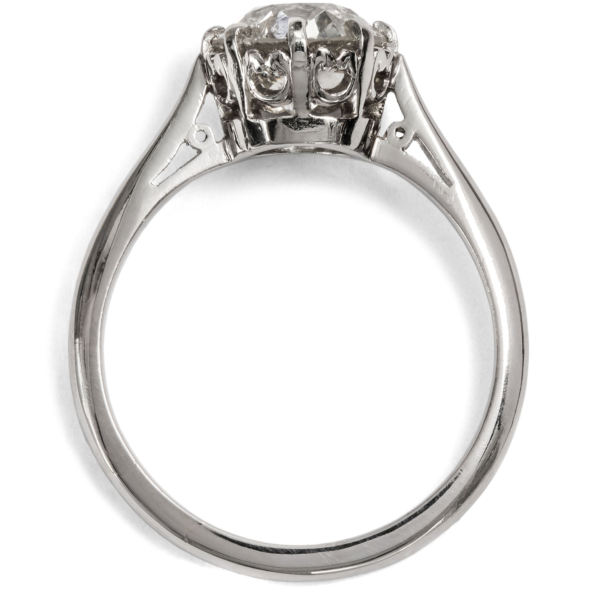 Antiker Verlobungsring mit 1,75 ct Diamant im Altschliff in Platin, Birmingham um 1940 Antiker Verlobungsring mit 1,75 ct Diamant im Altschliff in Platin, Birmingham um 1940