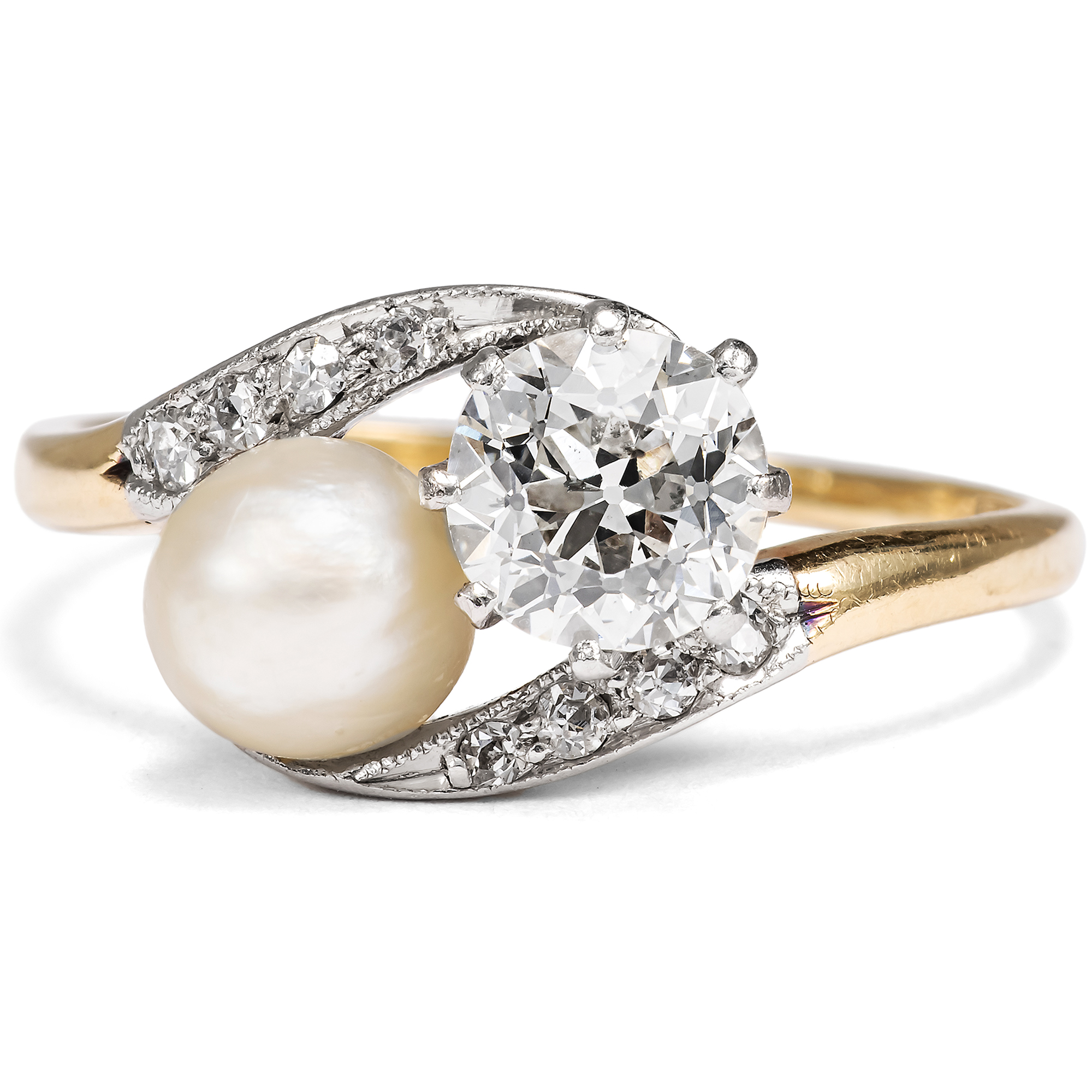 Zarter „Toi-et-Moi“-Ring mit Naturperle & Diamanten, um 1915 Zarter „Toi-et-Moi“-Ring mit Naturperle & Diamanten, um 1915