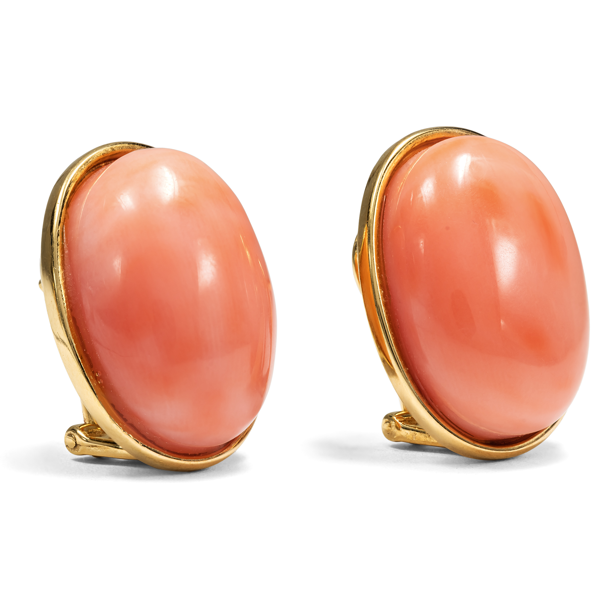 Timeless Vintage Ear Studs With Angel Skin Coral in Gold, Circa 1990 Timeless Vintage Ear Studs With Angel Skin Coral in Gold, Circa 1990