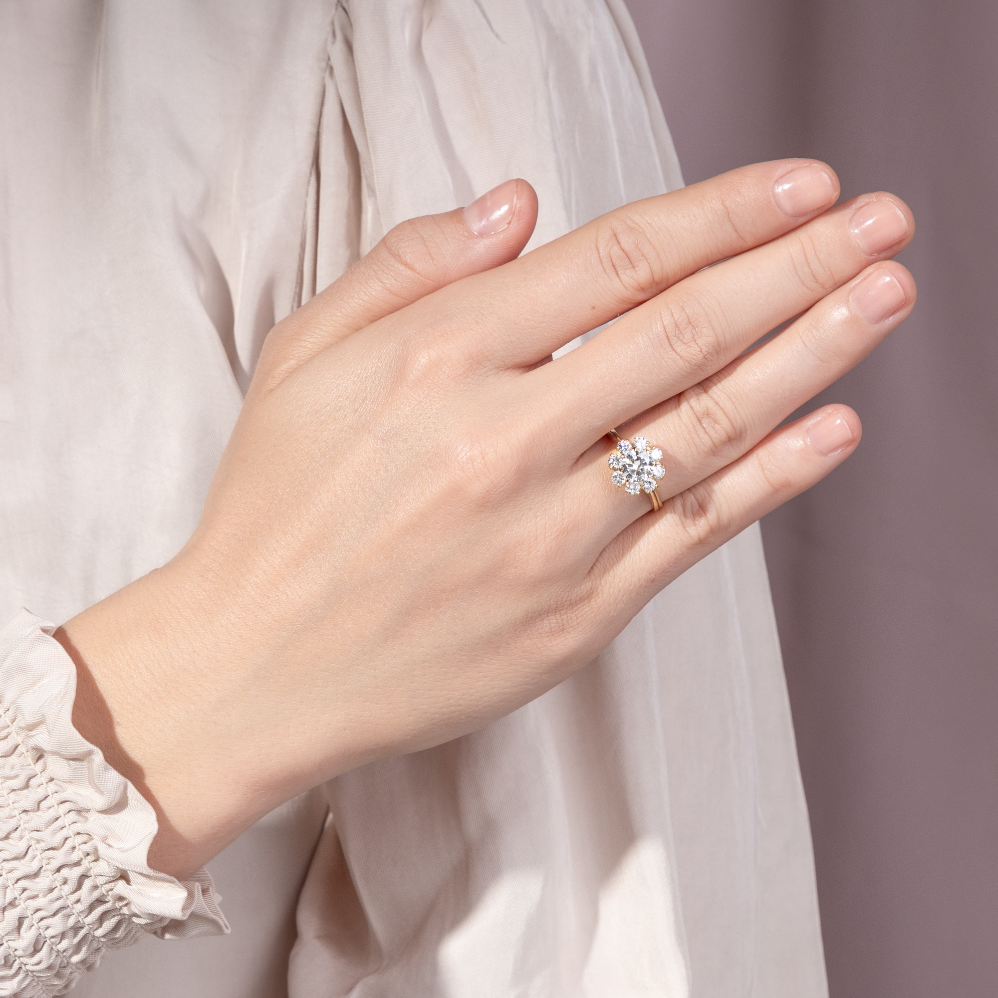 Vintage Ring mit Einkaräter & Brillanten in Gold, Manufaktur Leicht, 1980er Jahre Vintage Ring mit Einkaräter & Brillanten in Gold, Manufaktur Leicht, 1980er Jahre