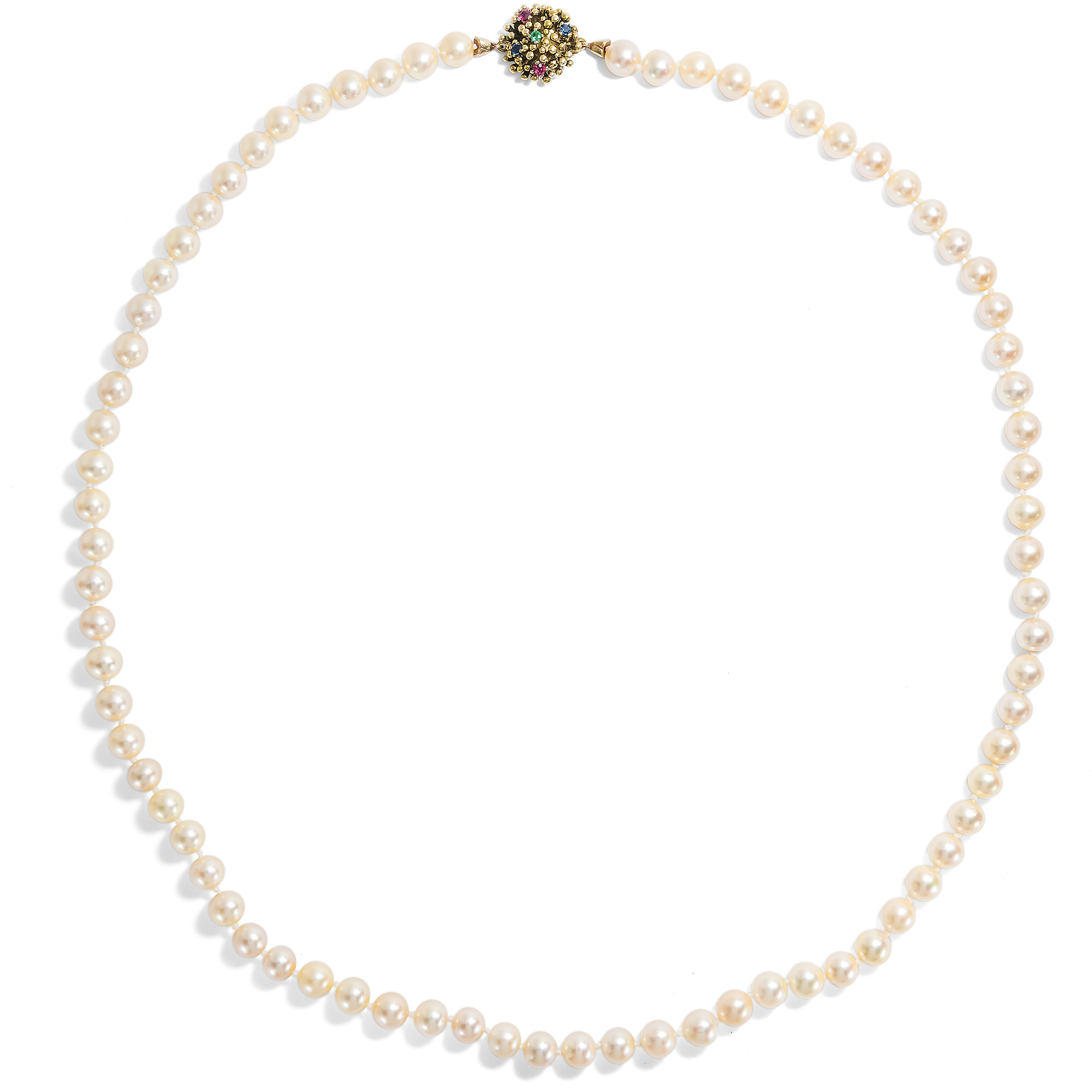 Mittelange Kette aus Salzwasserzuchtperlen mit Goldschließe & Farbsteinen, um 1965 Mittelange Kette aus Salzwasserzuchtperlen mit Goldschließe & Farbsteinen, um 1965