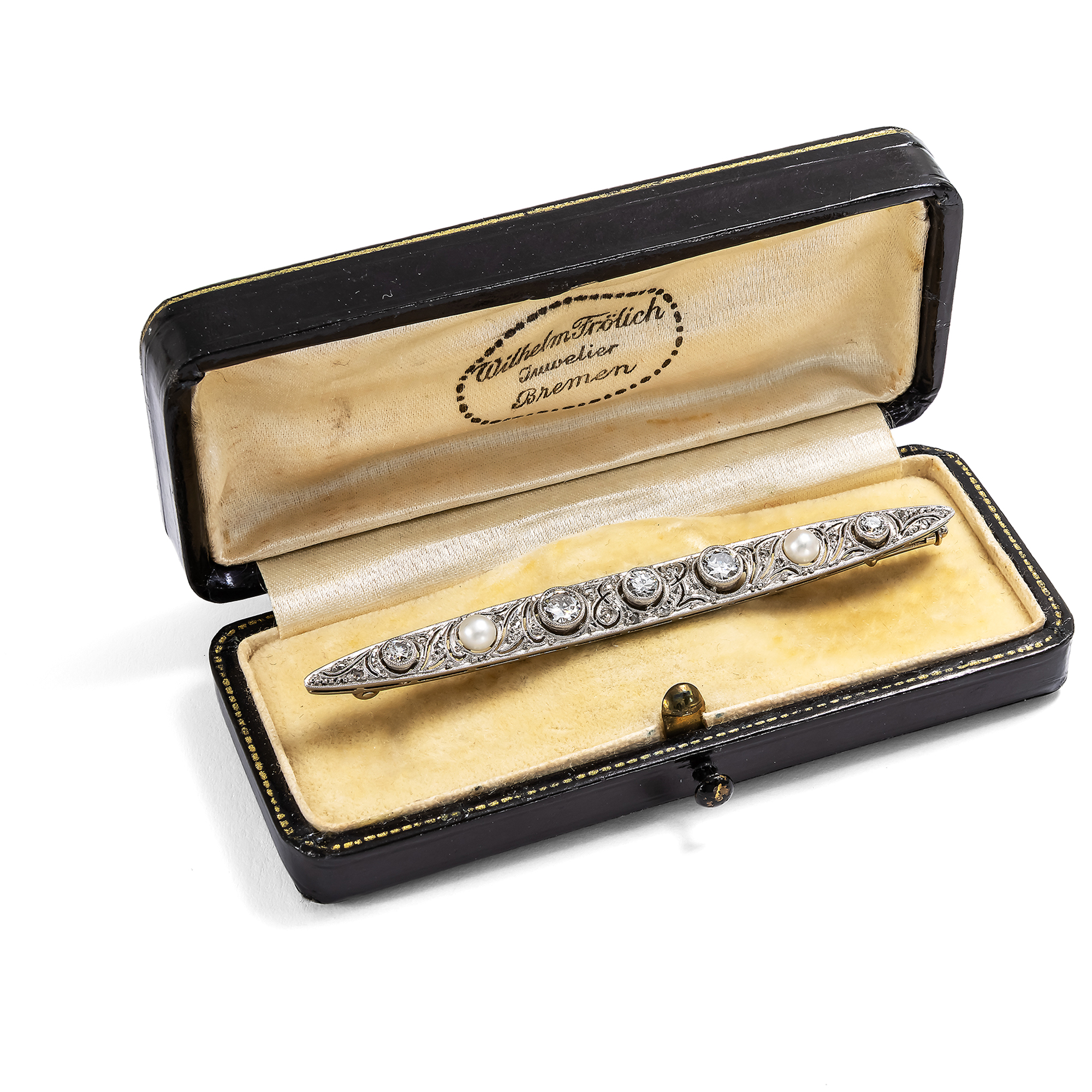 Elegante Stabnadel mit Naturperlen & Diamanten in Weißgold & Platin, um 1925 Elegante Stabnadel mit Naturperlen & Diamanten in Weißgold & Platin, um 1925
