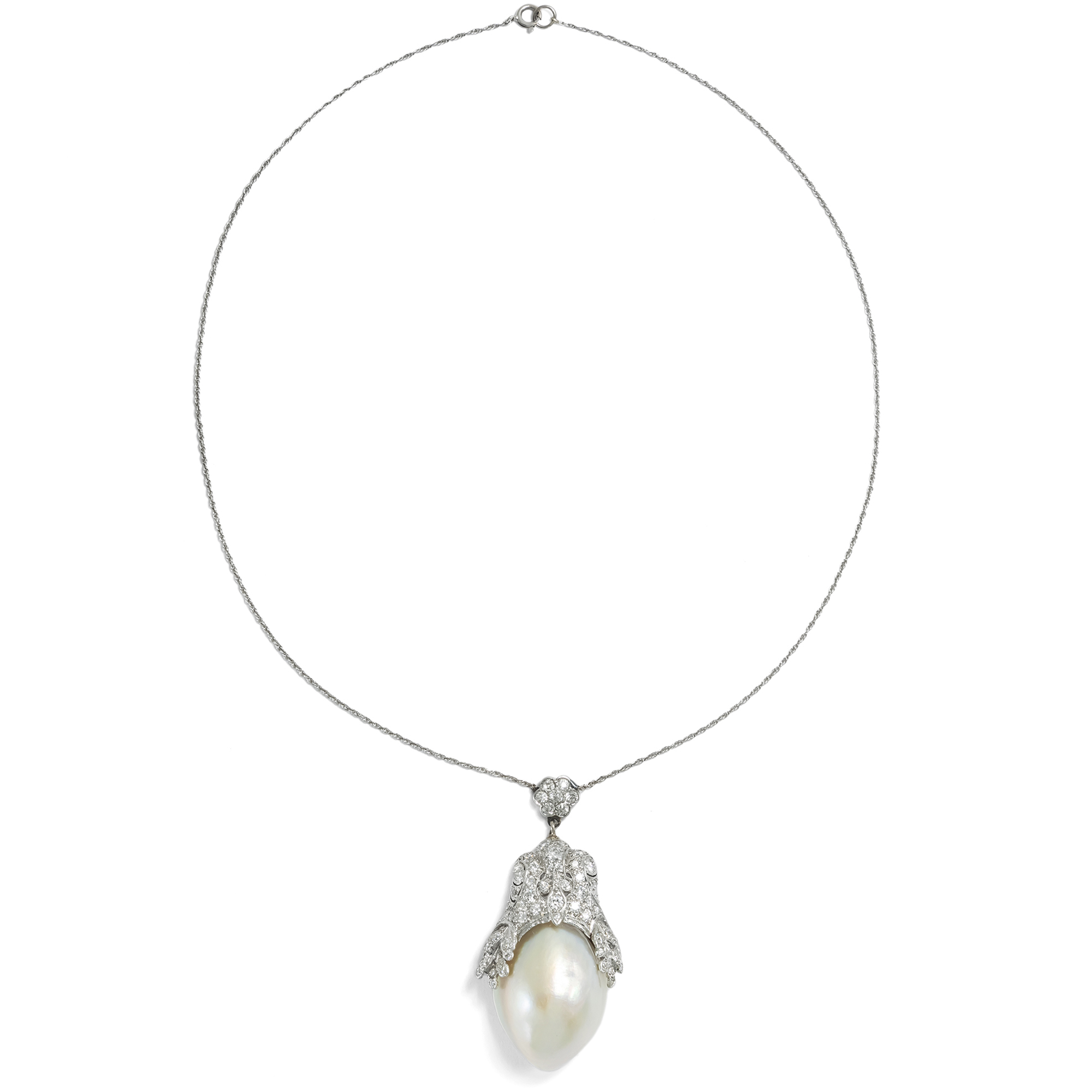 Elegantes Collier mit Mabé-Perle & Diamanten, um 1930 & später Elegantes Collier mit Mabé-Perle & Diamanten, um 1930 & später