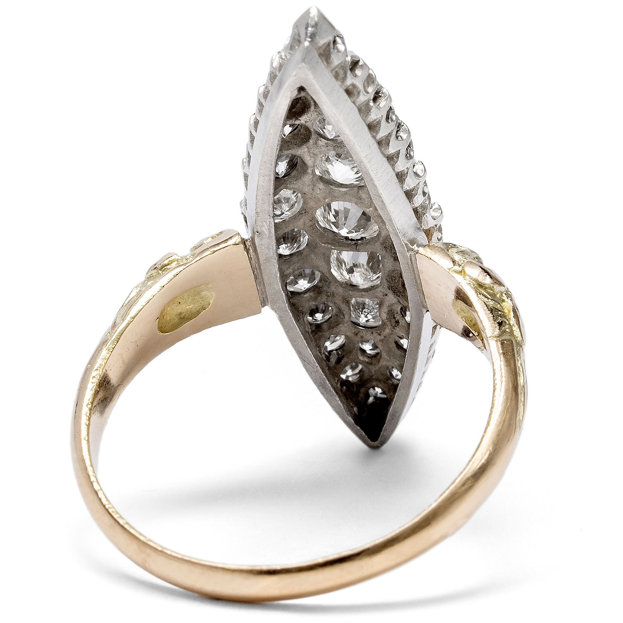 Antiker Schiffchenring mit Diamanten in unterschiedlichen Schliffen, um 1930 Antiker Schiffchenring mit Diamanten in unterschiedlichen Schliffen, um 1930