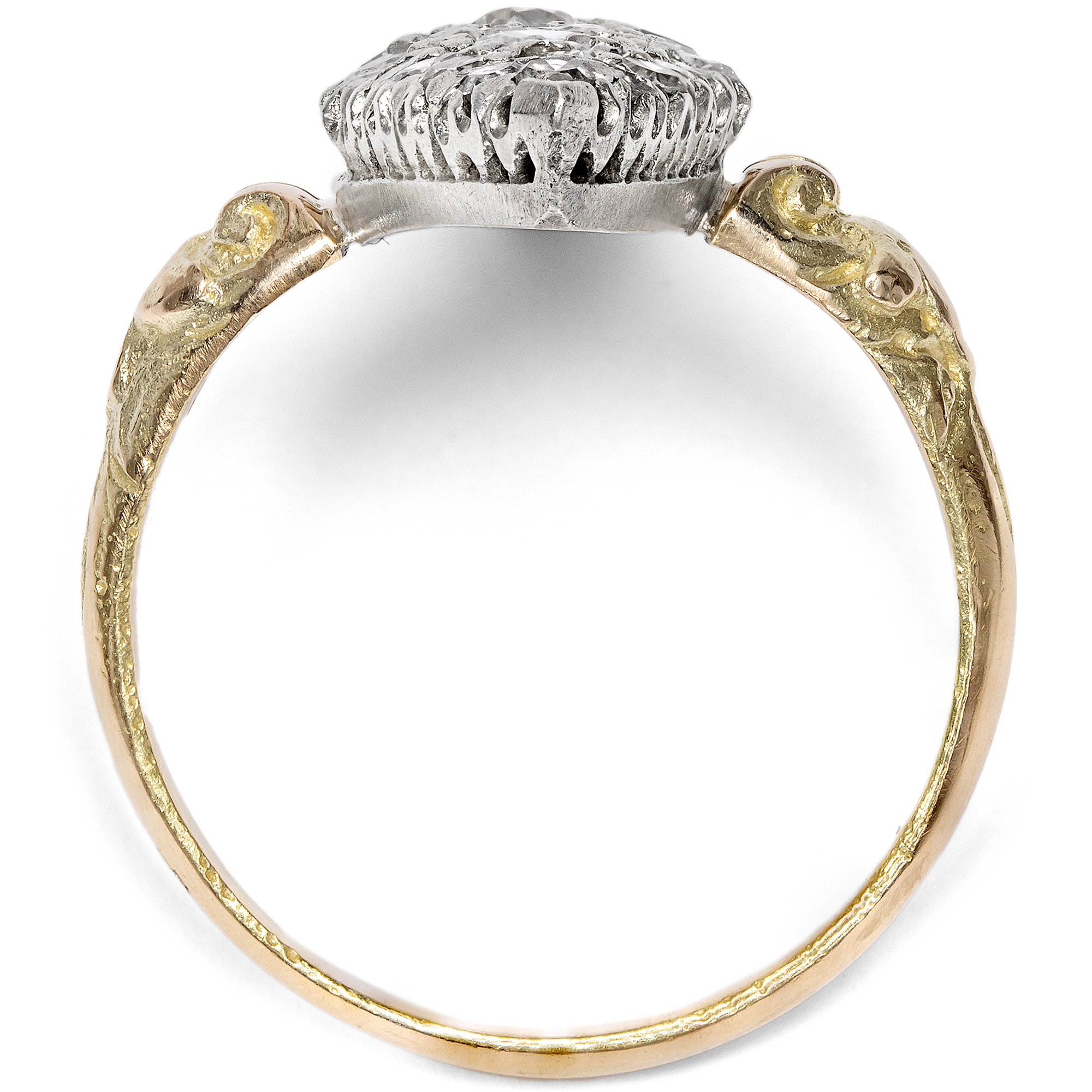 Antiker Schiffchenring mit Diamanten in unterschiedlichen Schliffen, um 1930 Antiker Schiffchenring mit Diamanten in unterschiedlichen Schliffen, um 1930