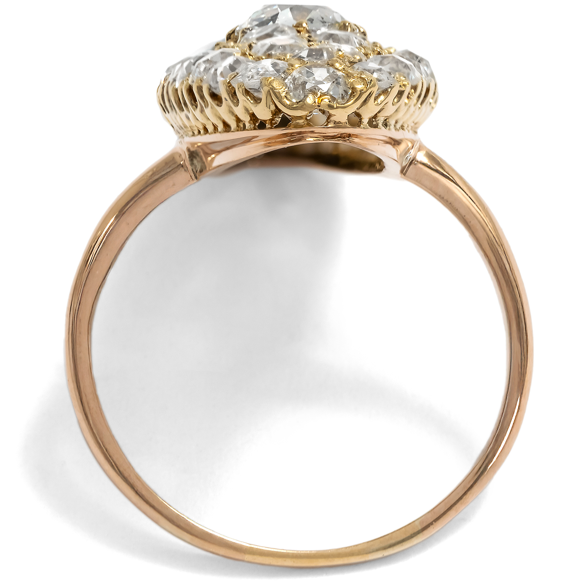 Großer Schiffchenring der Belle Époque mit 3,07 ct Altschliff-Diamanten, um 1890 Großer Schiffchenring der Belle Époque mit 3,07 ct Altschliff-Diamanten, um 1890