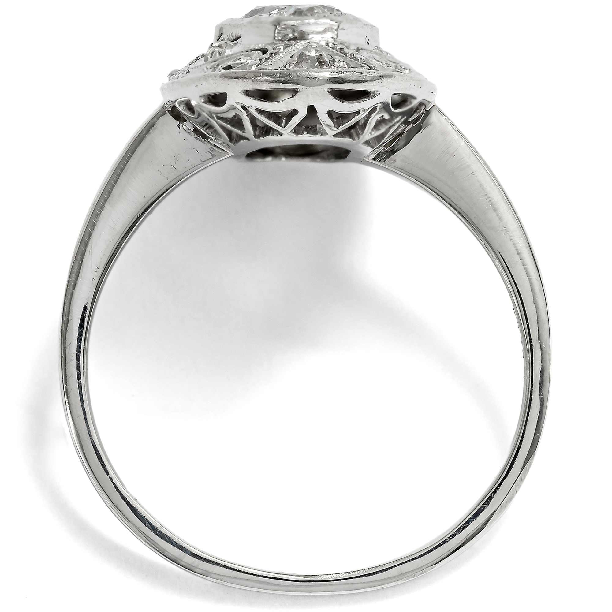 Prachtvoller Art Déco Ring mit Diamanten in Weißgold & Platin, um 1930 Prachtvoller Art Déco Ring mit Diamanten in Weißgold & Platin, um 1930