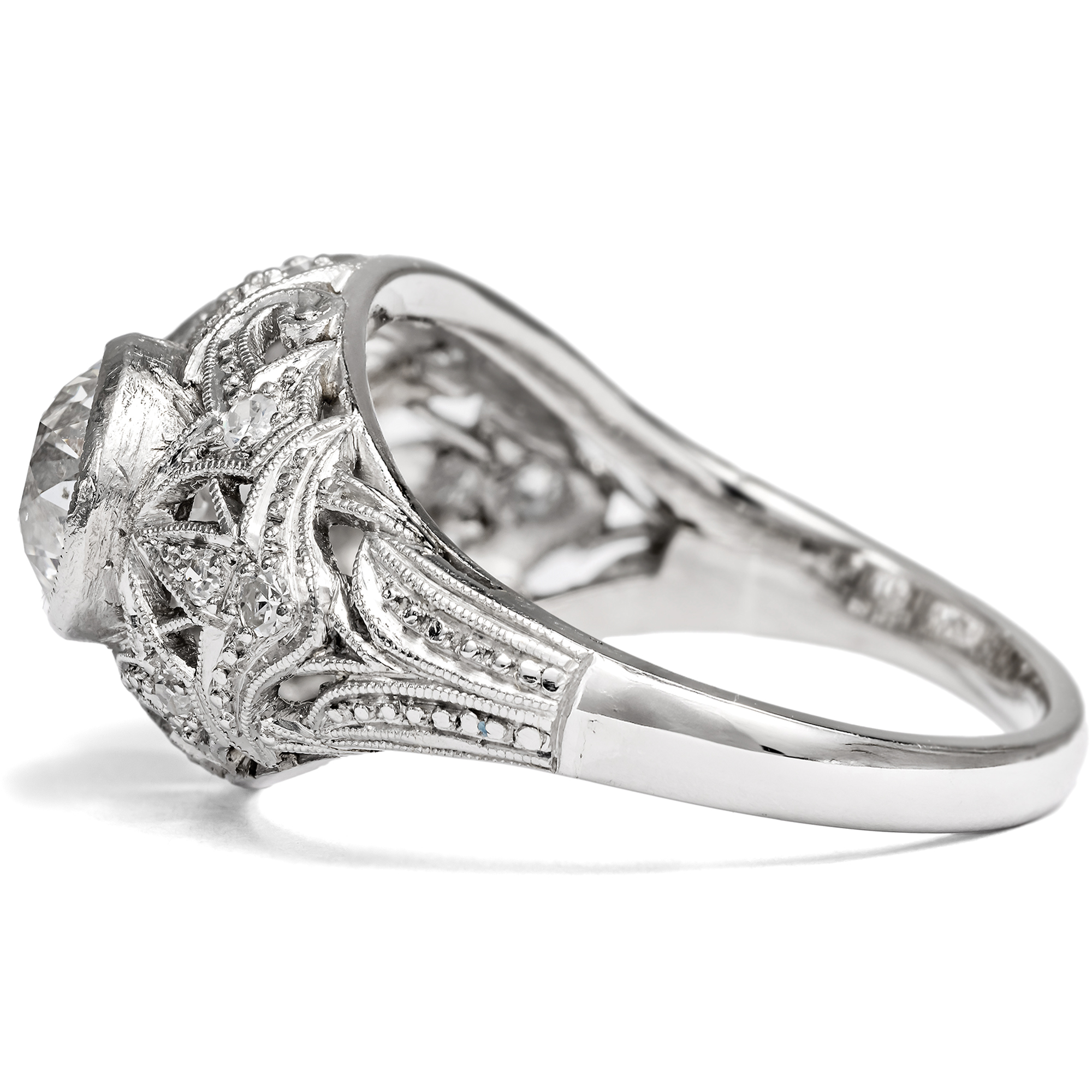 Expressive "Toi & Moi" Ring with 2.40 ct Diamonds in White Gold & Platinum, Circa 1925 Expressive "Toi & Moi" Ring with 2.40 ct Diamonds in White Gold & Platinum, Circa 1925