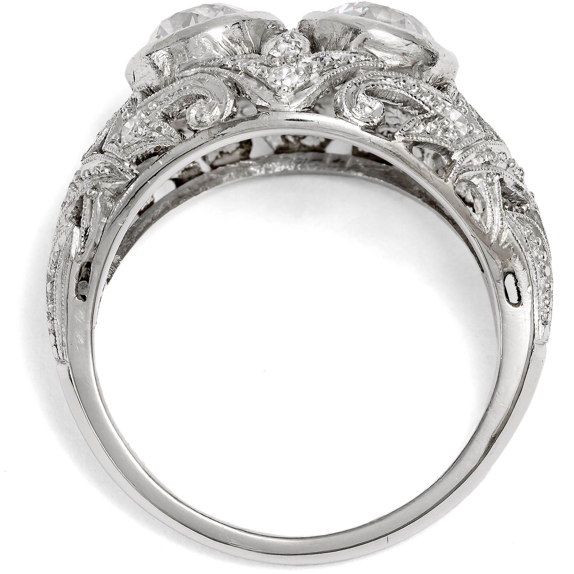 Expressive "Toi & Moi" Ring with 2.40 ct Diamonds in White Gold & Platinum, Circa 1925 Expressive "Toi & Moi" Ring with 2.40 ct Diamonds in White Gold & Platinum, Circa 1925