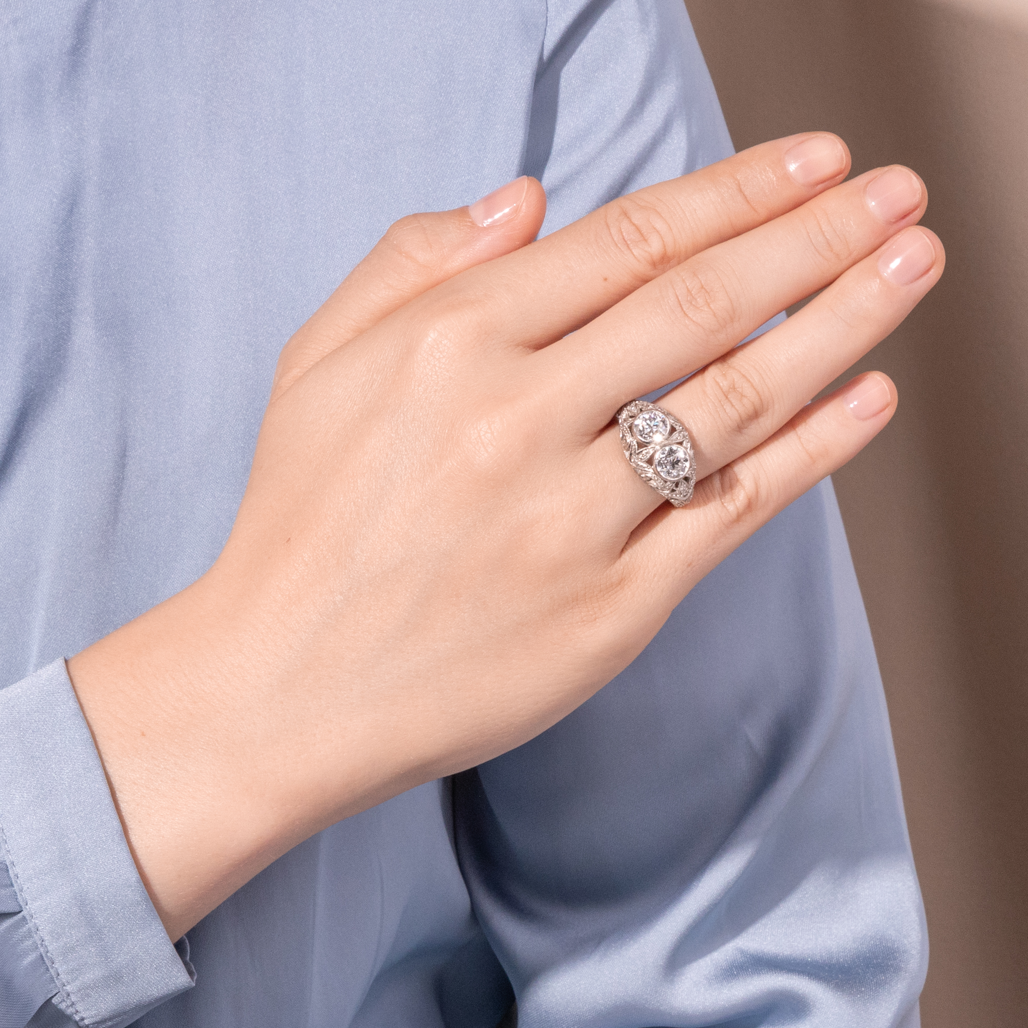 Expressive "Toi & Moi" Ring with 2.40 ct Diamonds in White Gold & Platinum, Circa 1925 Expressive "Toi & Moi" Ring with 2.40 ct Diamonds in White Gold & Platinum, Circa 1925