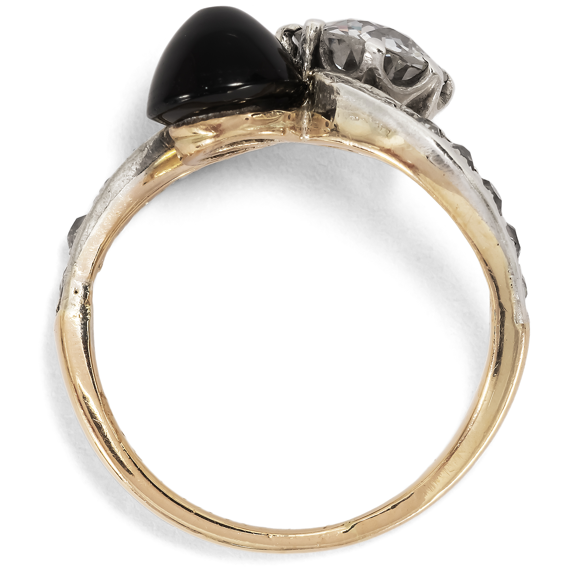 Ungewöhnlicher „Crossover“-Ring mit Diamanten & Onyx, um 1905 Ungewöhnlicher „Crossover“-Ring mit Diamanten & Onyx, um 1905