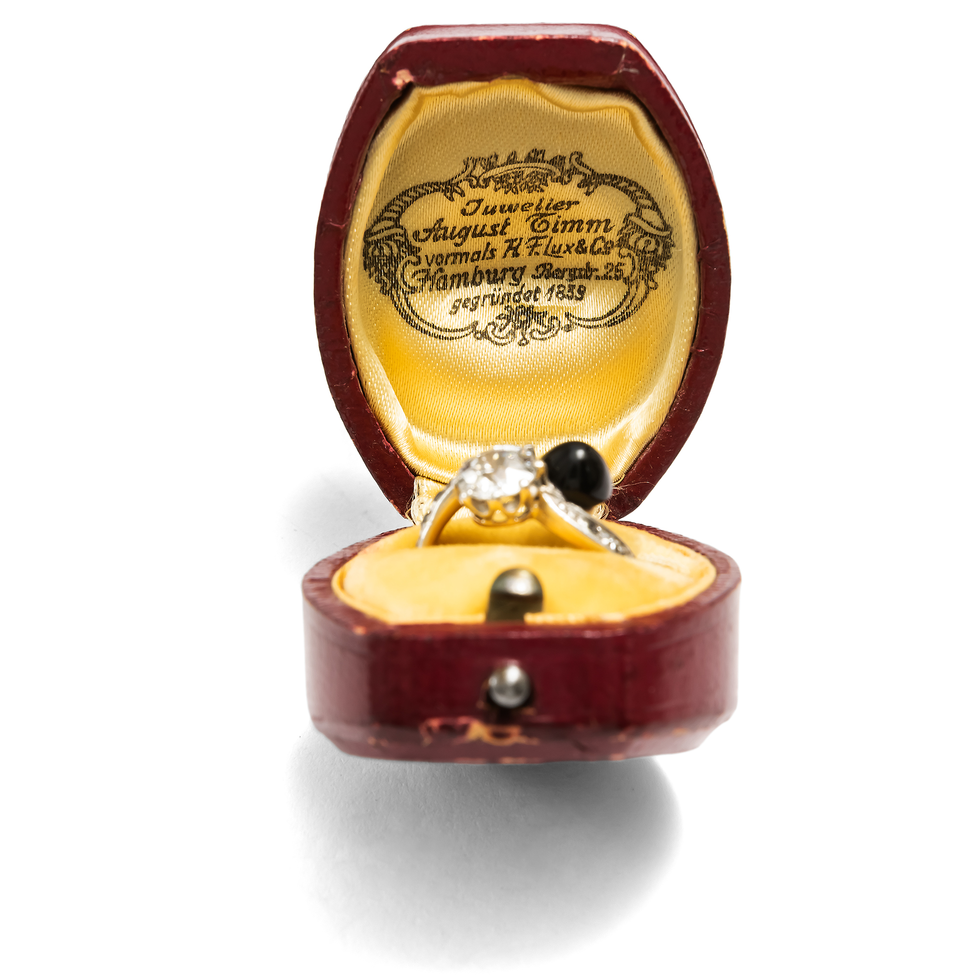 Ungewöhnlicher „Crossover“-Ring mit Diamanten & Onyx, um 1905 Ungewöhnlicher „Crossover“-Ring mit Diamanten & Onyx, um 1905