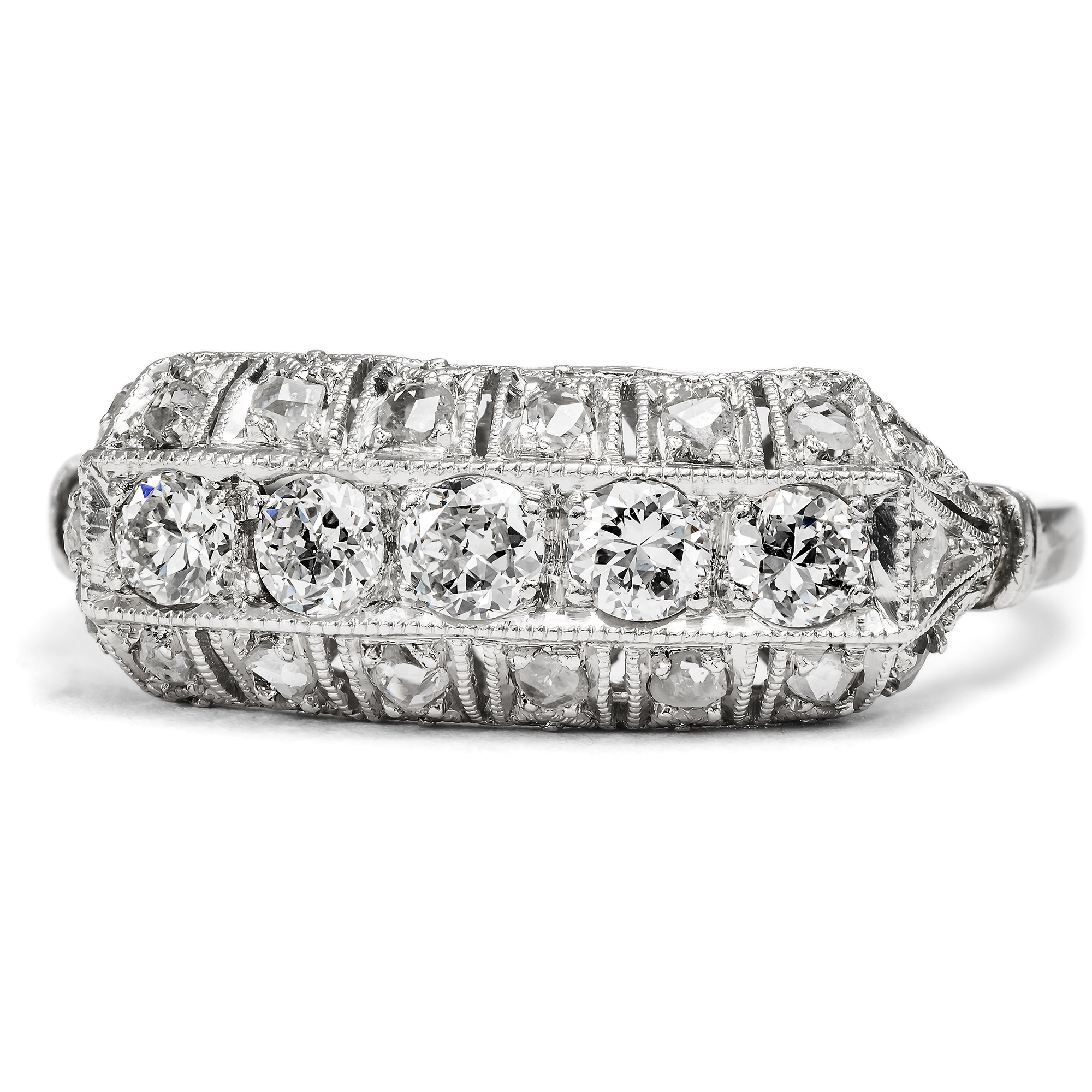 Fine Art Déco Ring with Diamonds in Platinum, c. 1930 Fine Art Déco Ring with Diamonds in Platinum, c. 1930