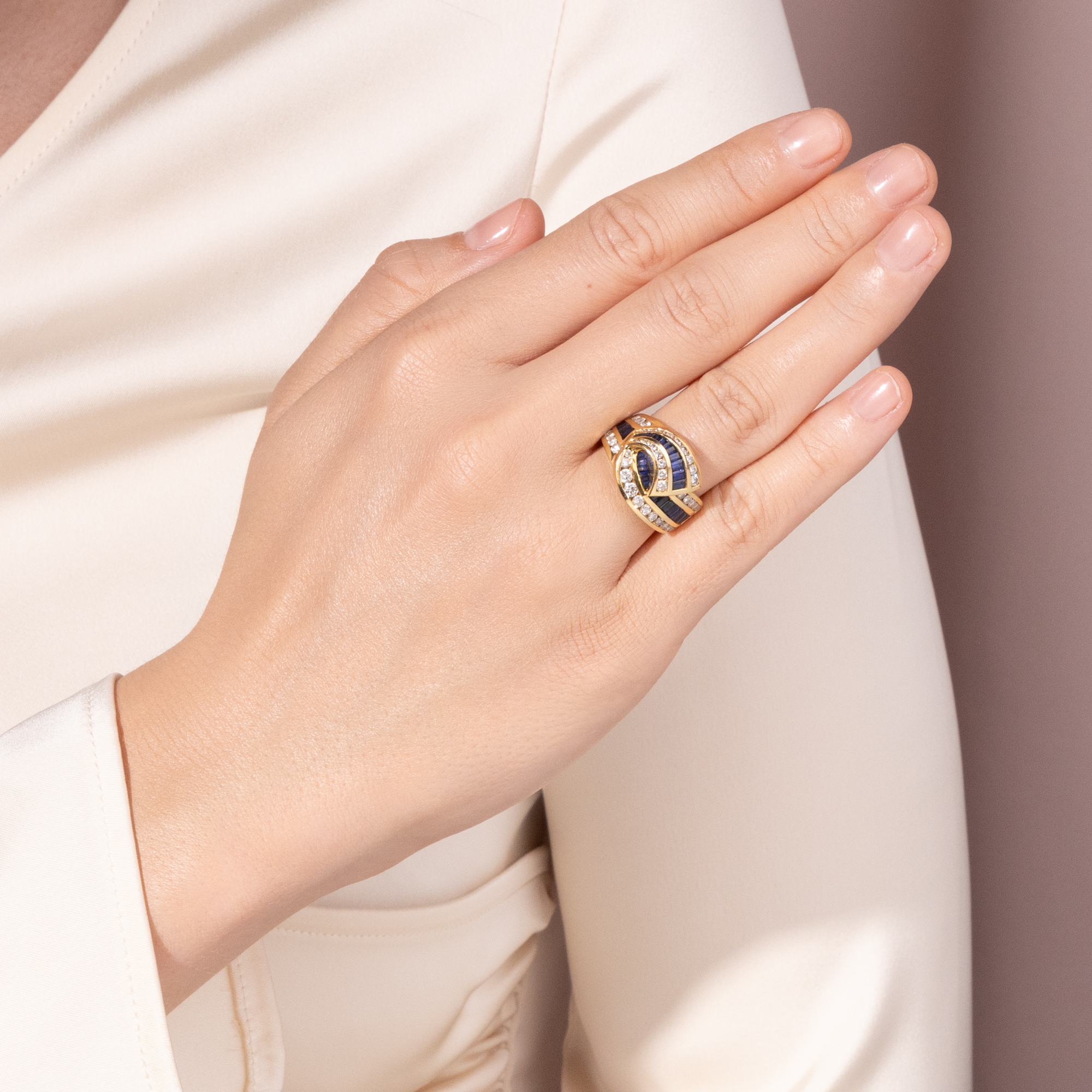 Aufsehenerregender Goldring mit Saphiren und Brillanten, Charles Krypell, New York, 1980er Jahre Aufsehenerregender Goldring mit Saphiren und Brillanten, Charles Krypell, New York, 1980er Jahre