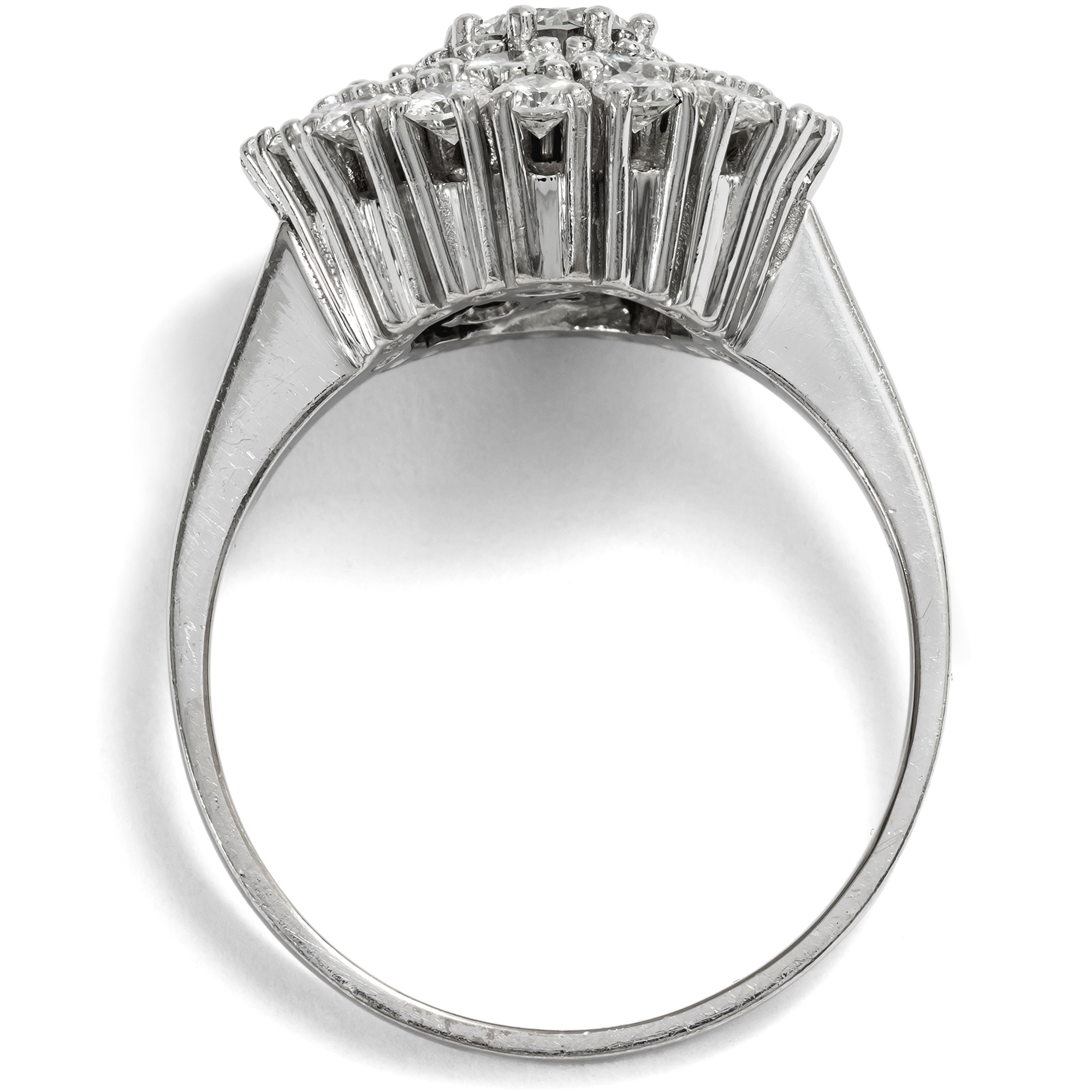 Luxuriöser vintage Ring mit 1,72 ct Diamanten in Weißgold, um 1970 Luxuriöser vintage Ring mit 1,72 ct Diamanten in Weißgold, um 1970